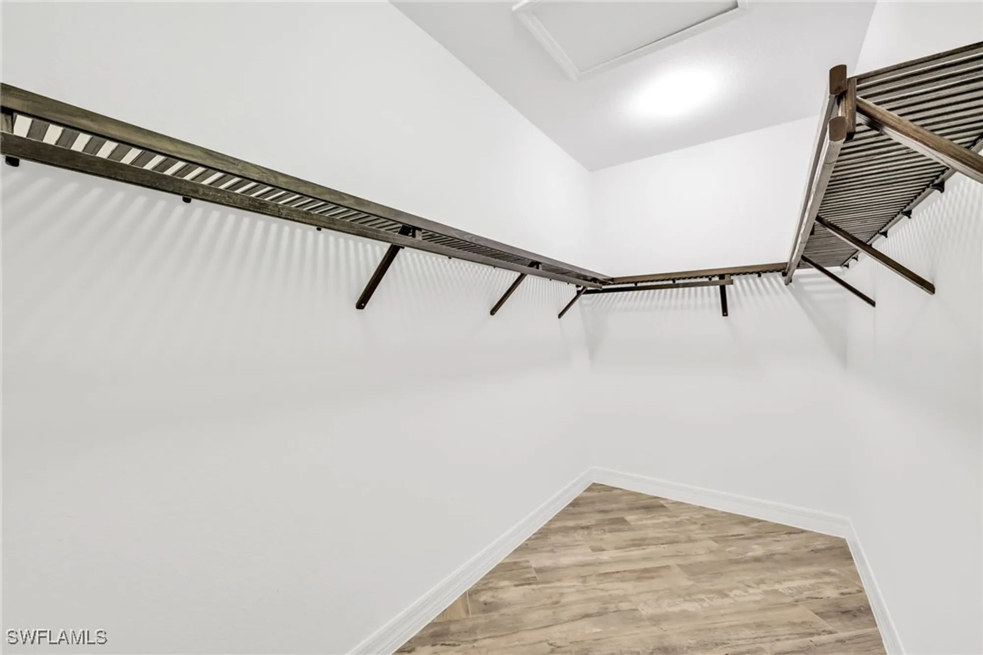 Property Slideshow image 22 of 47 | 2834 aviamar cir, Naples, FL, 34114