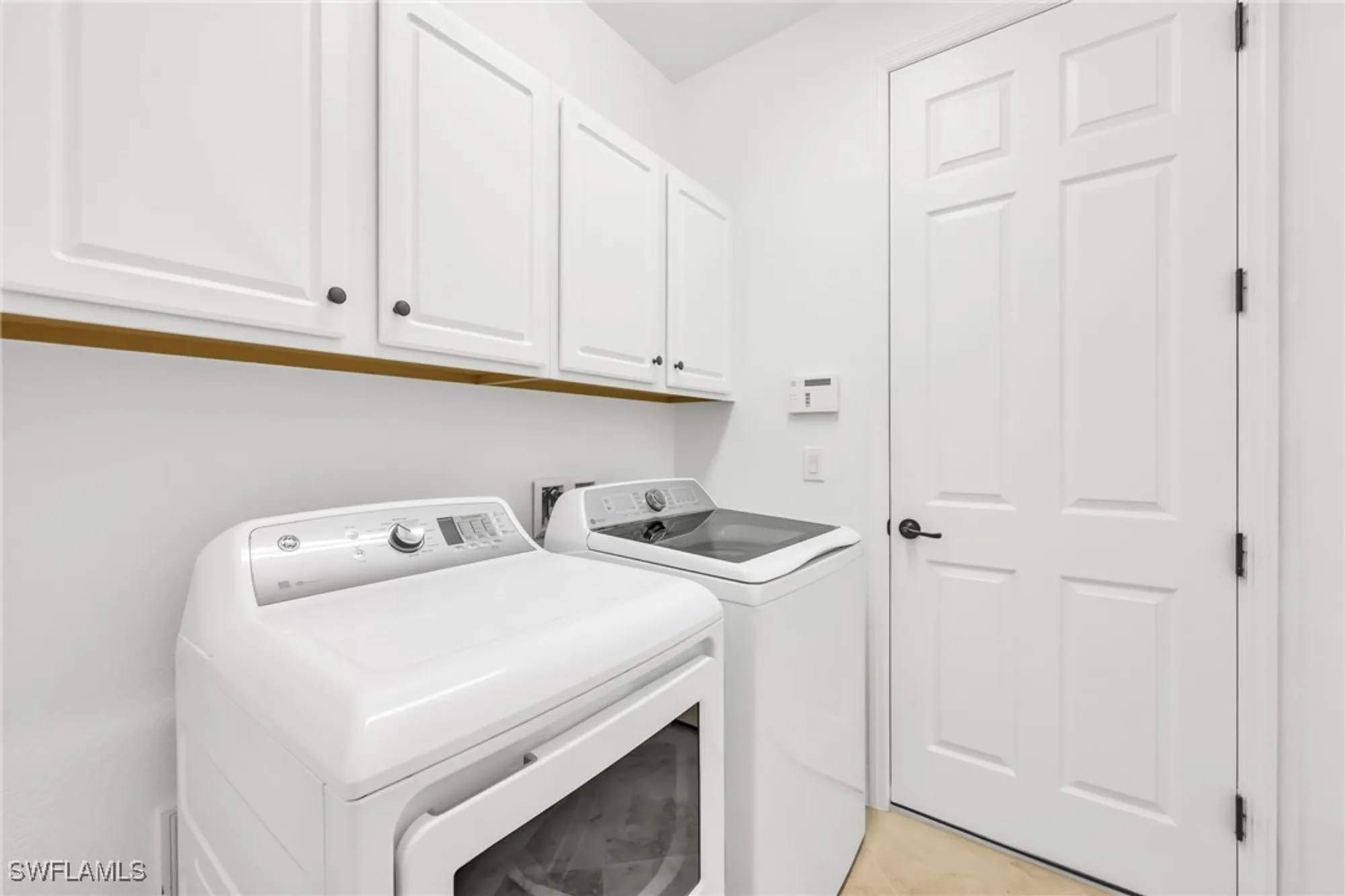 Property Slideshow image 35 of 47 | 2834 aviamar cir, Naples, FL, 34114