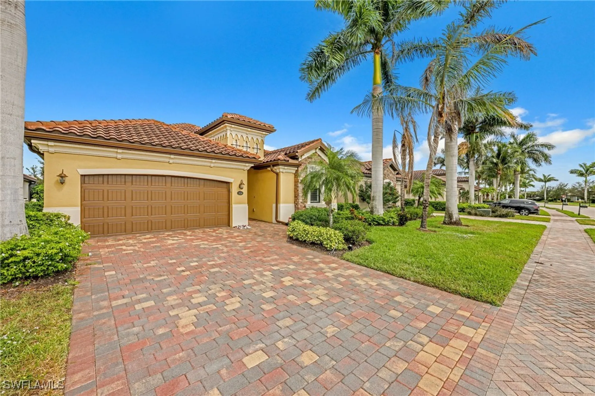 Property Slideshow image 36 of 47 | 2834 aviamar cir, Naples, FL, 34114