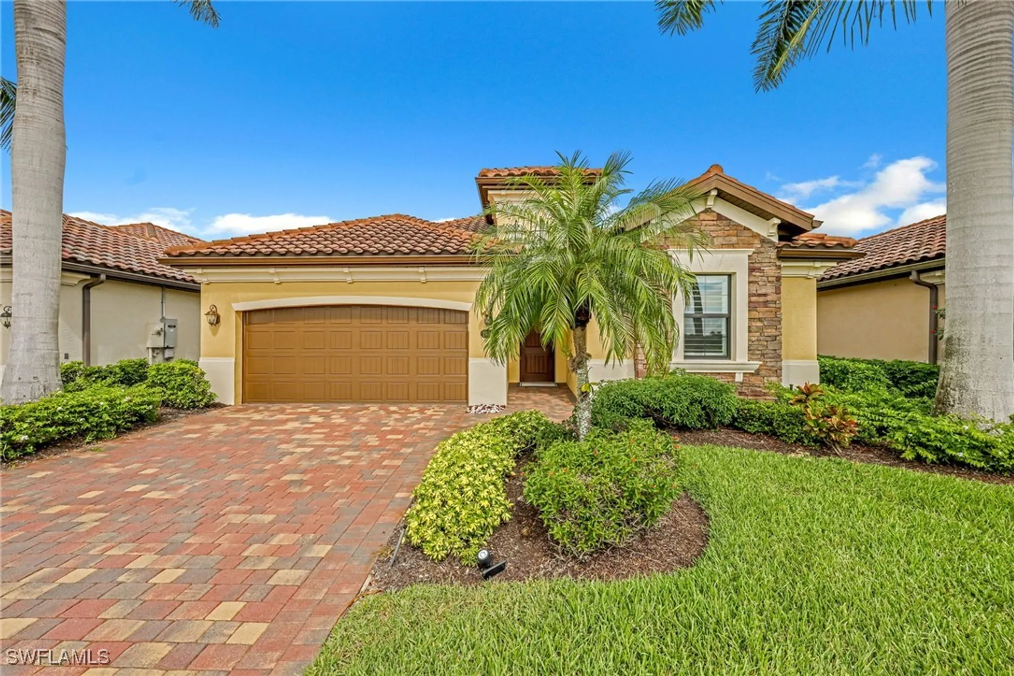 Property Slideshow image 37 of 47 | 2834 aviamar cir, Naples, FL, 34114