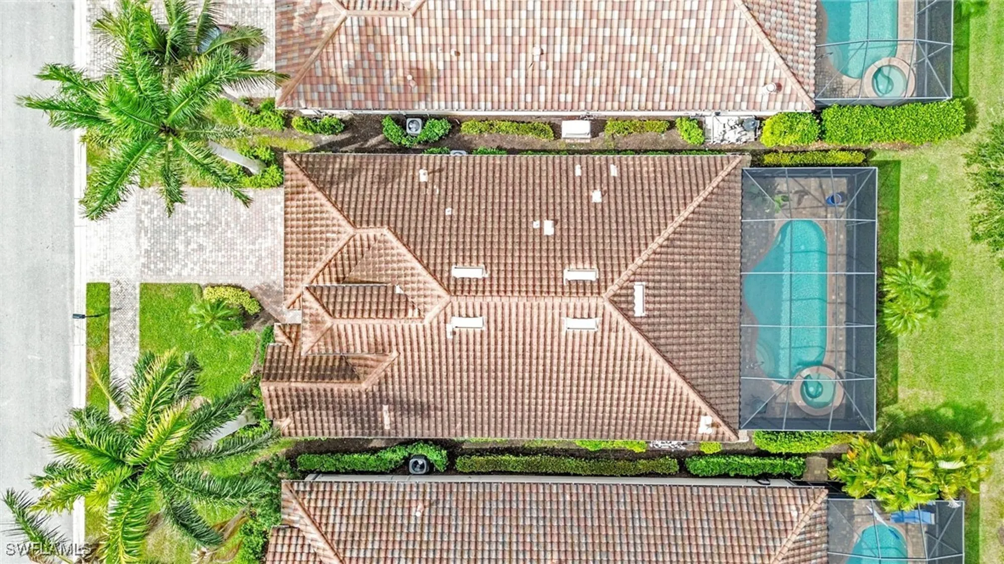 Property Slideshow image 38 of 47 | 2834 aviamar cir, Naples, FL, 34114