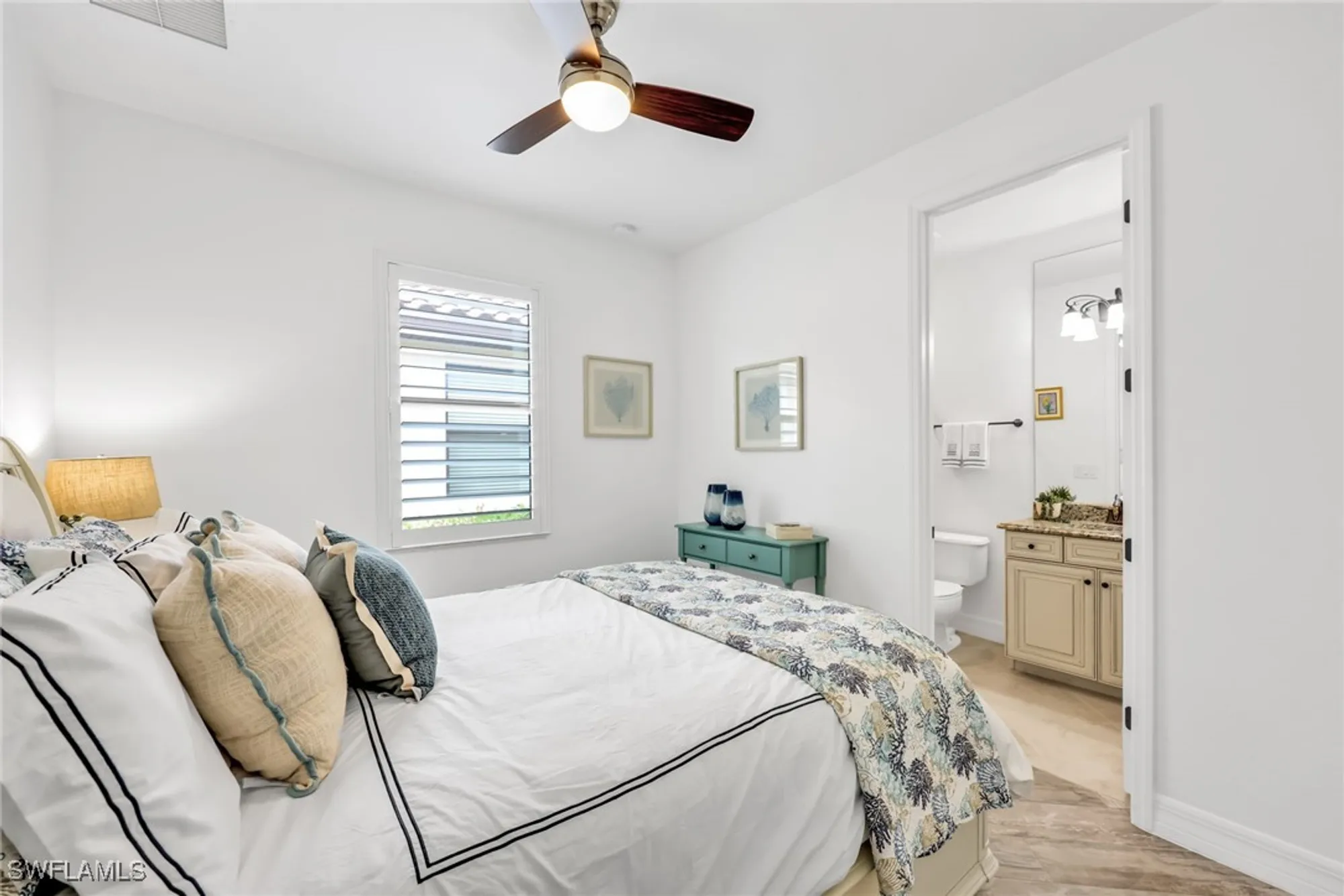 Property Slideshow image 33 of 47 | 2834 aviamar cir, Naples, FL, 34114