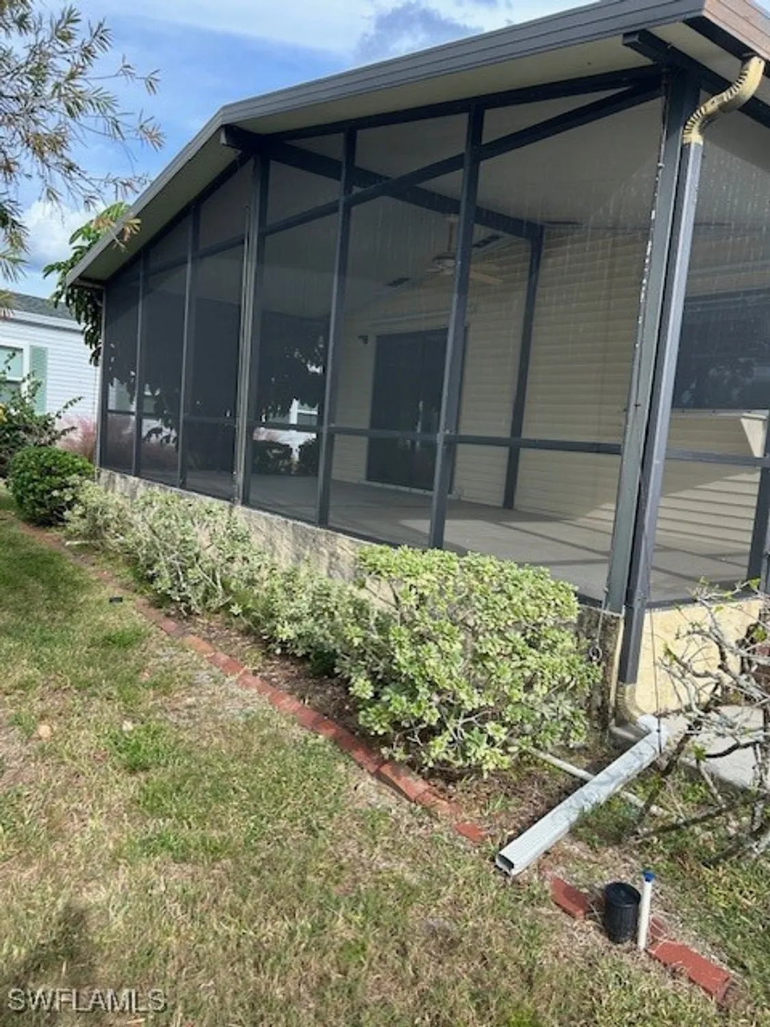 Property Slideshow image 18 of 21 | 105 belle isle cir, Naples, FL, 34112