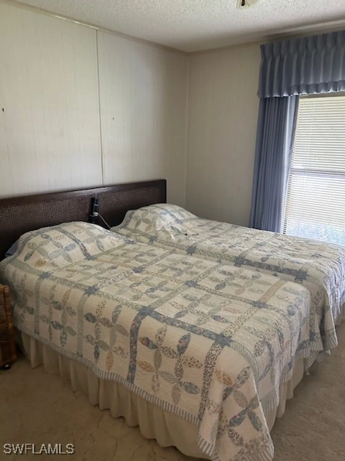 Property Slideshow image 10 of 21 | 105 belle isle cir, Naples, FL, 34112