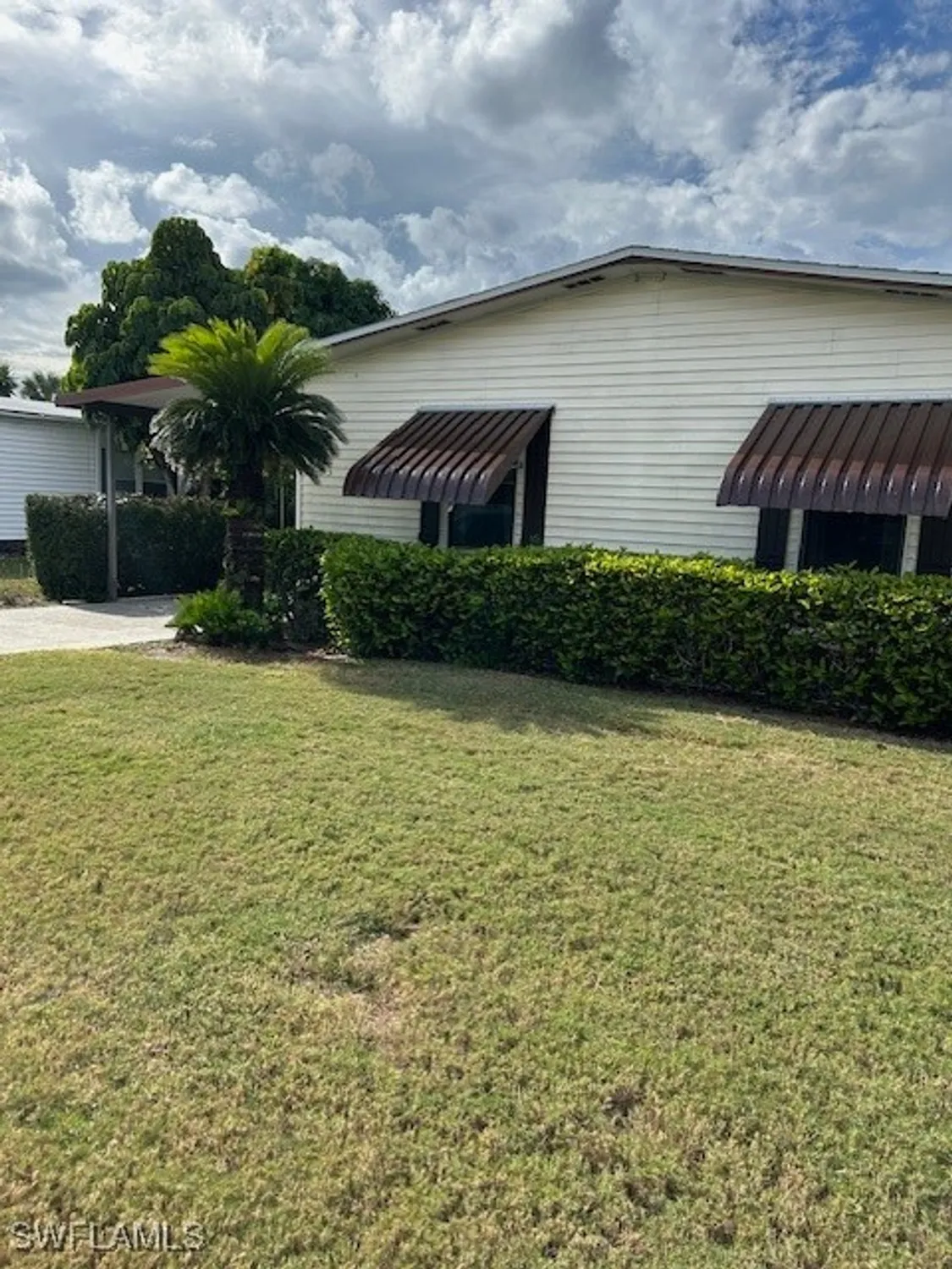 Property Slideshow image 2 of 21 | 105 belle isle cir, Naples, FL, 34112