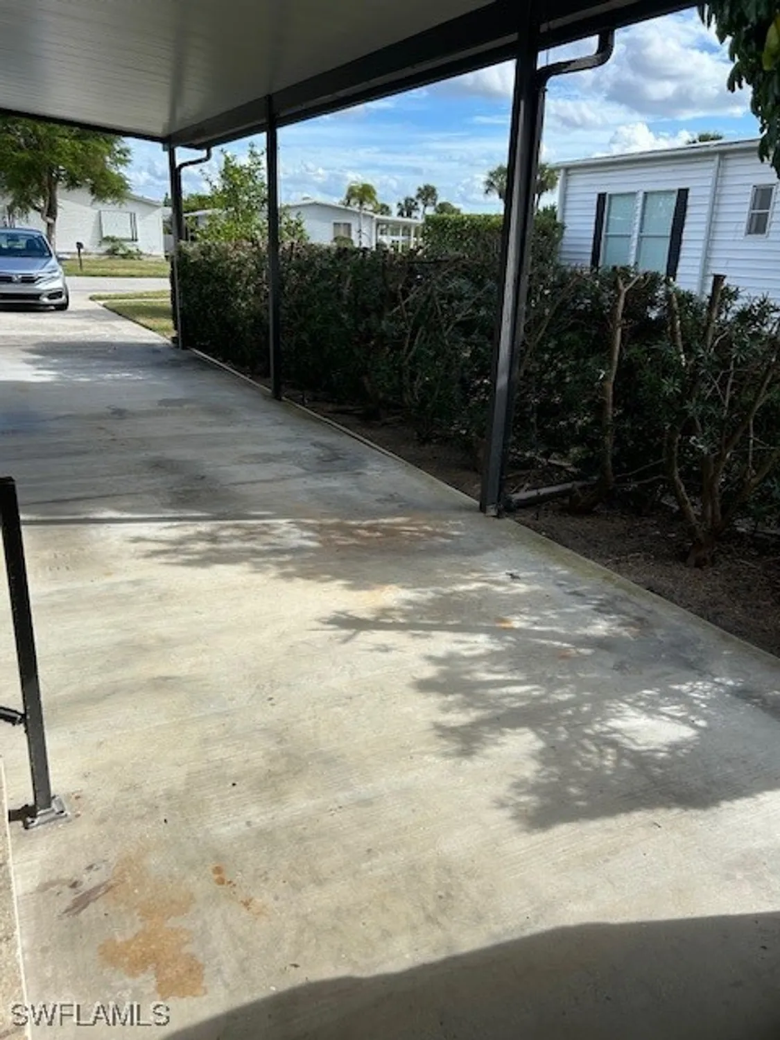 Property Slideshow image 20 of 21 | 105 belle isle cir, Naples, FL, 34112