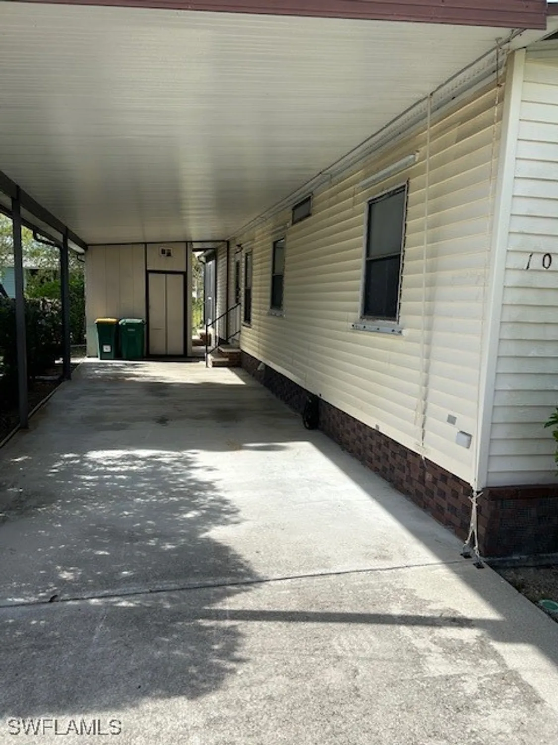 Property Slideshow image 3 of 21 | 105 belle isle cir, Naples, FL, 34112