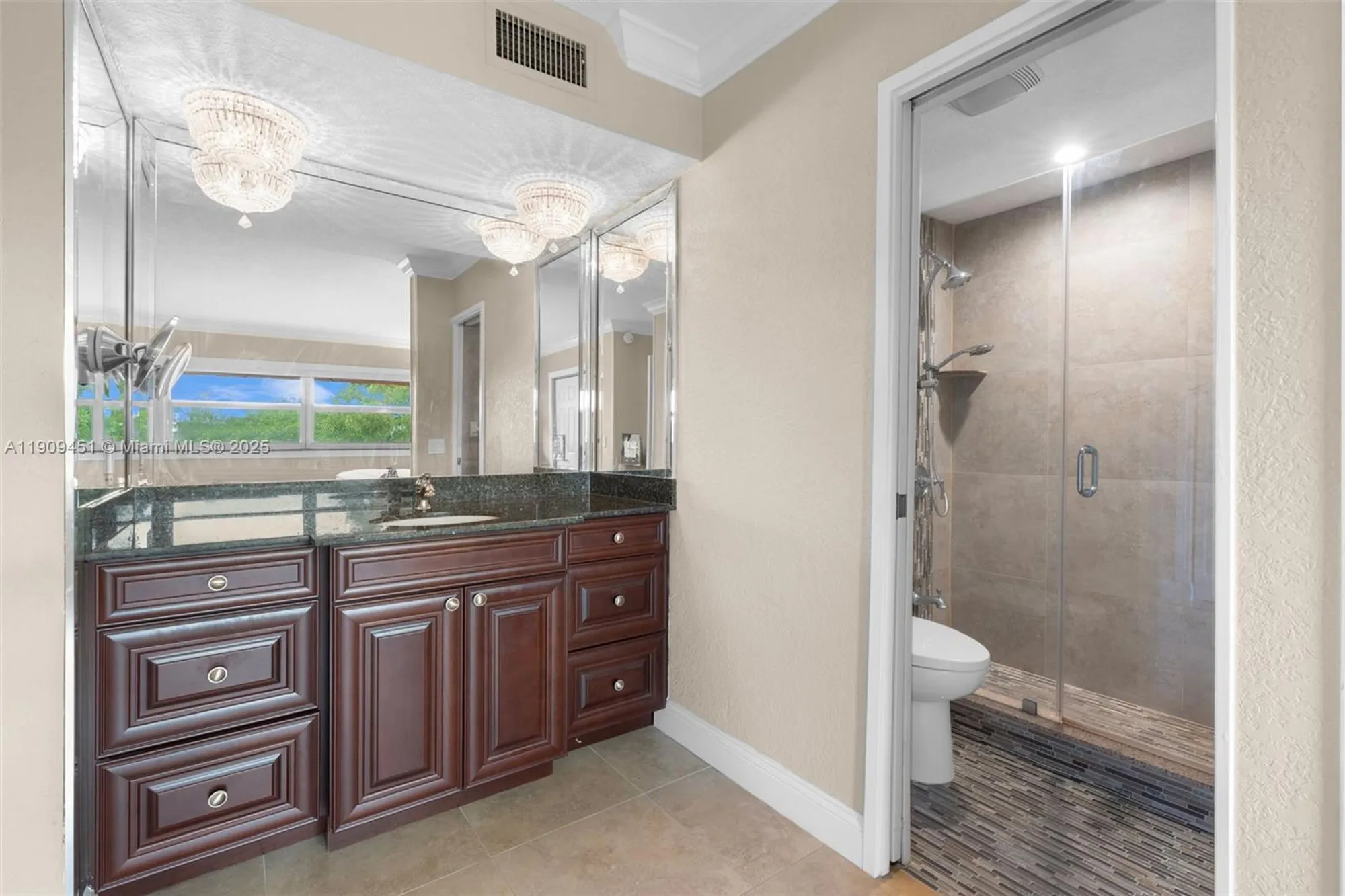 Property Slideshow image 14 of 27 | 1040 country club dr apt 408, Margate, FL, 33063