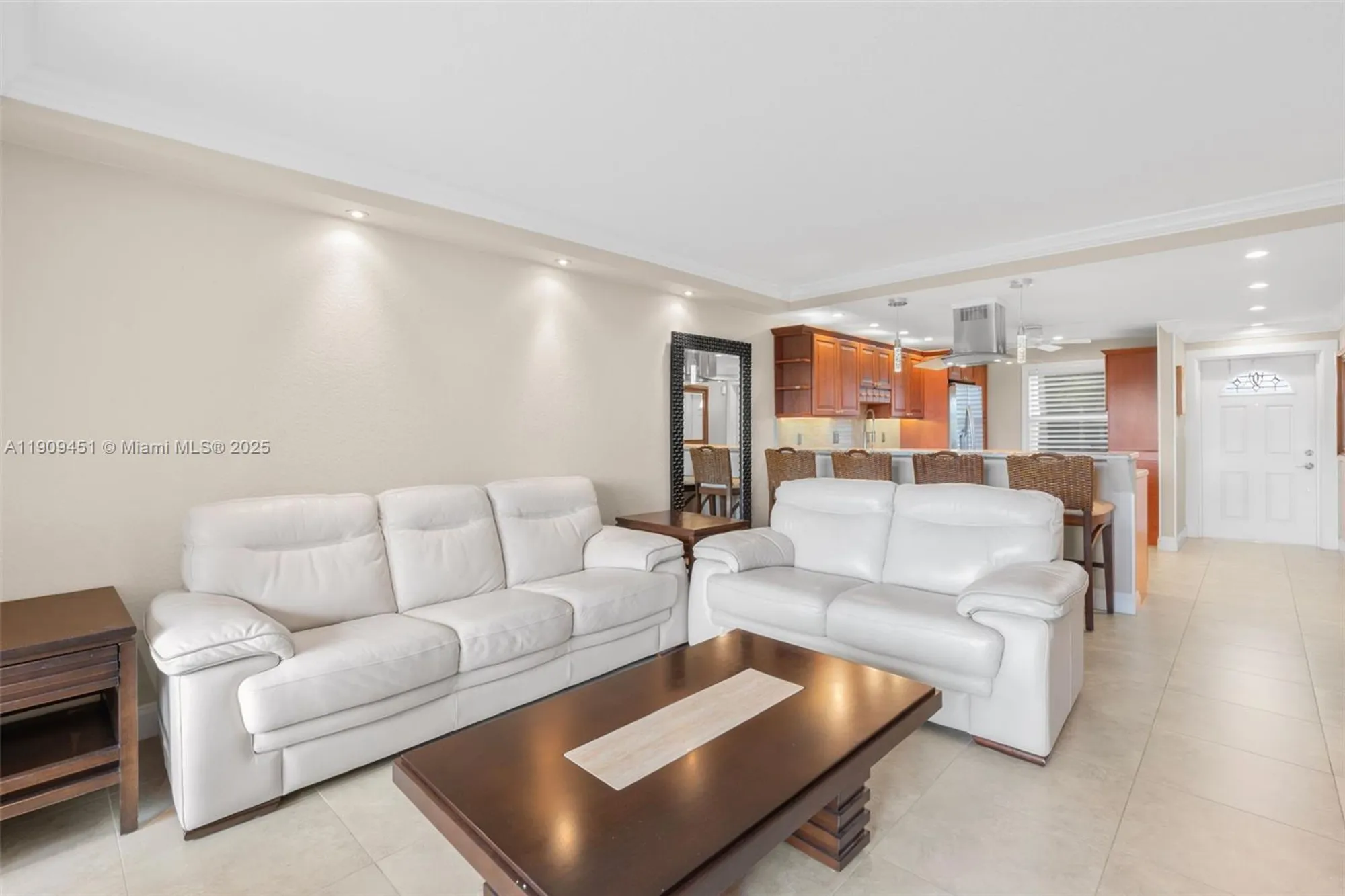 Property Slideshow image 10 of 27 | 1040 country club dr apt 408, Margate, FL, 33063