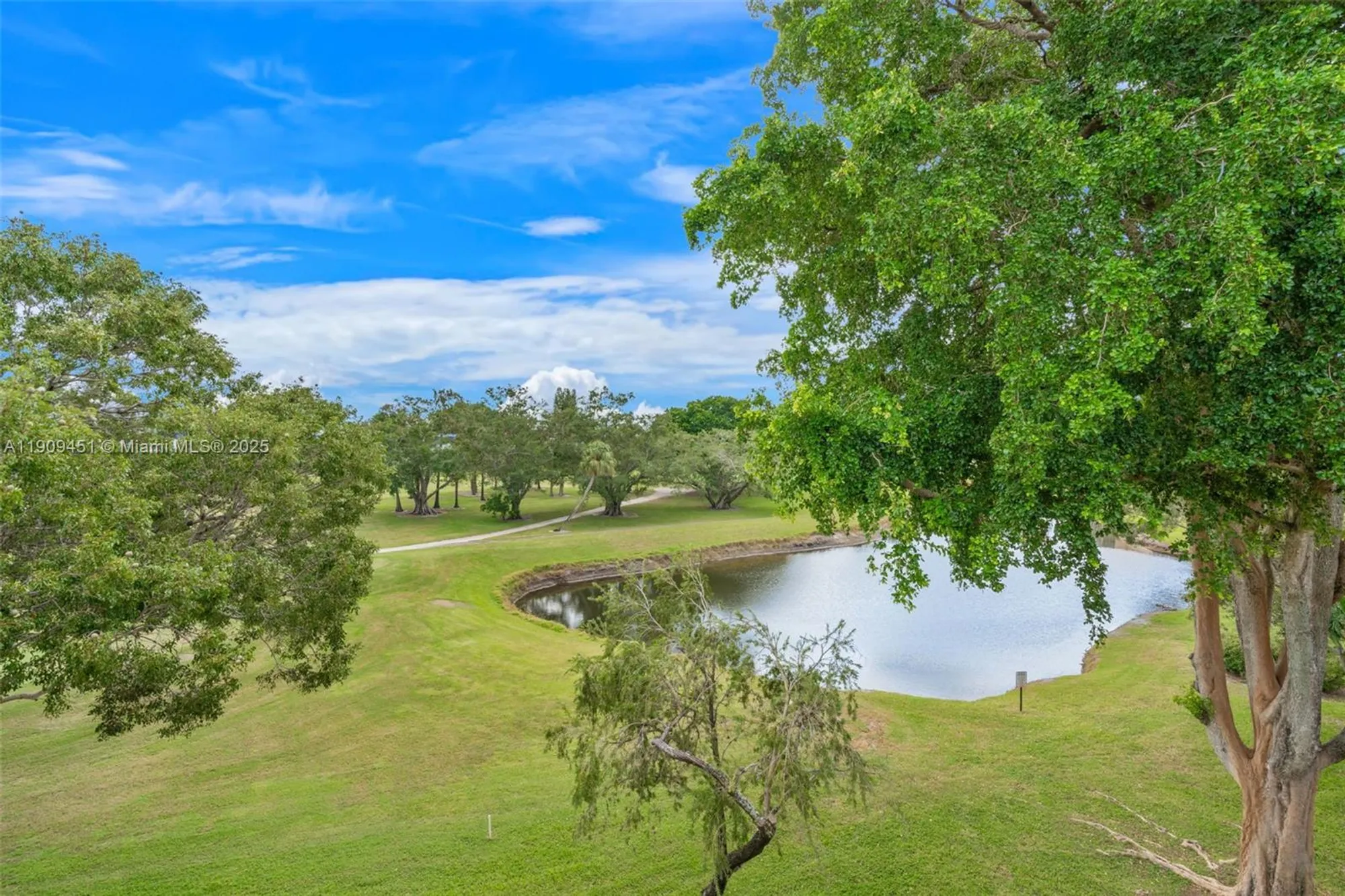 Property Slideshow image 3 of 27 | 1040 country club dr apt 408, Margate, FL, 33063