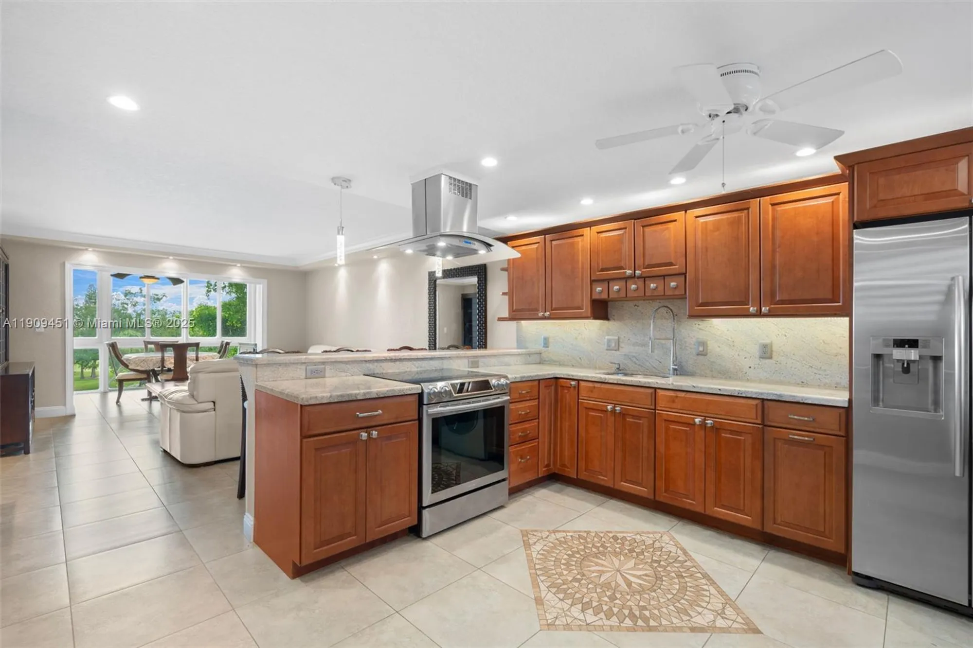 Property Slideshow image 5 of 27 | 1040 country club dr apt 408, Margate, FL, 33063
