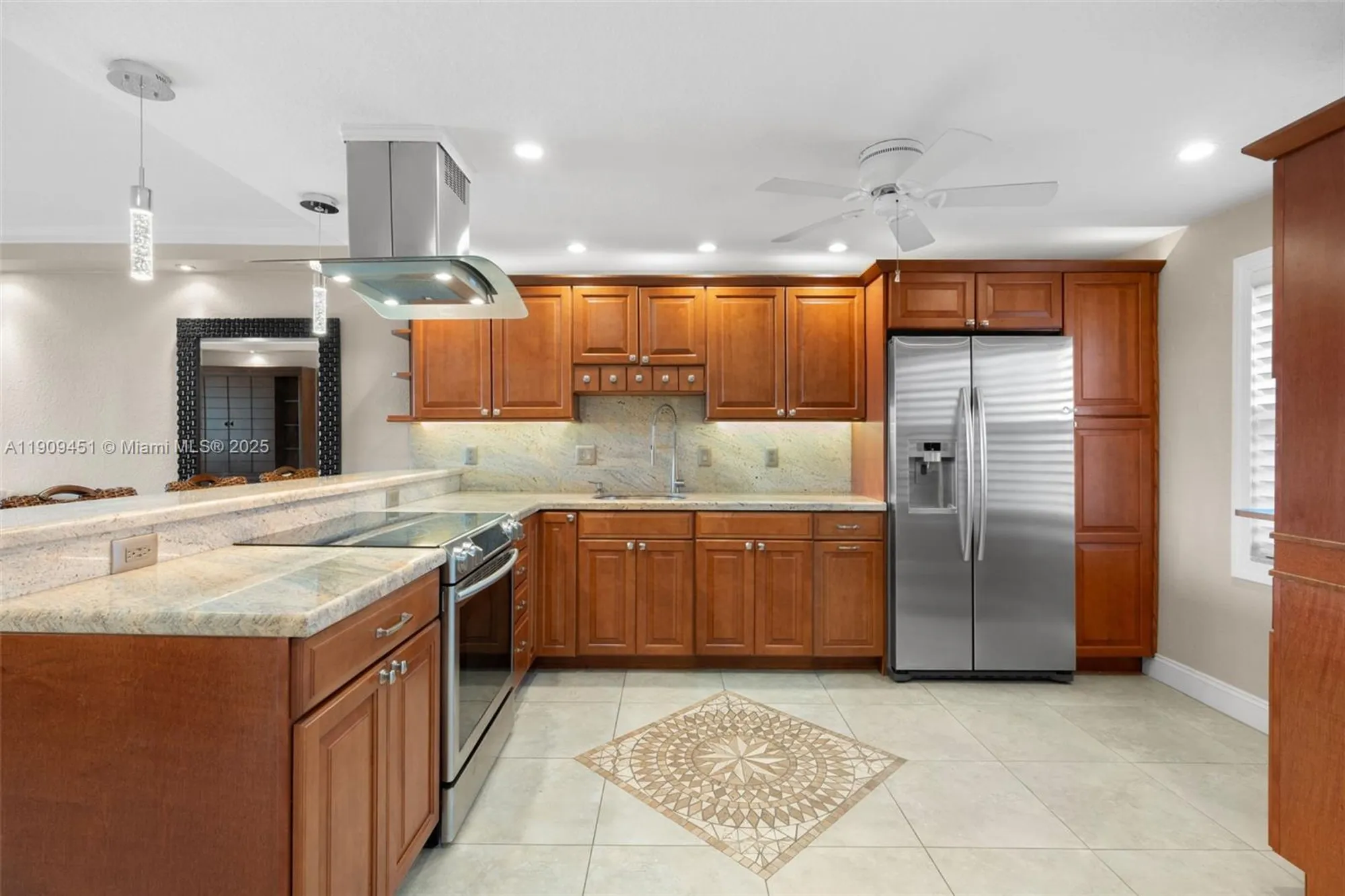 Property Slideshow image 6 of 27 | 1040 country club dr apt 408, Margate, FL, 33063