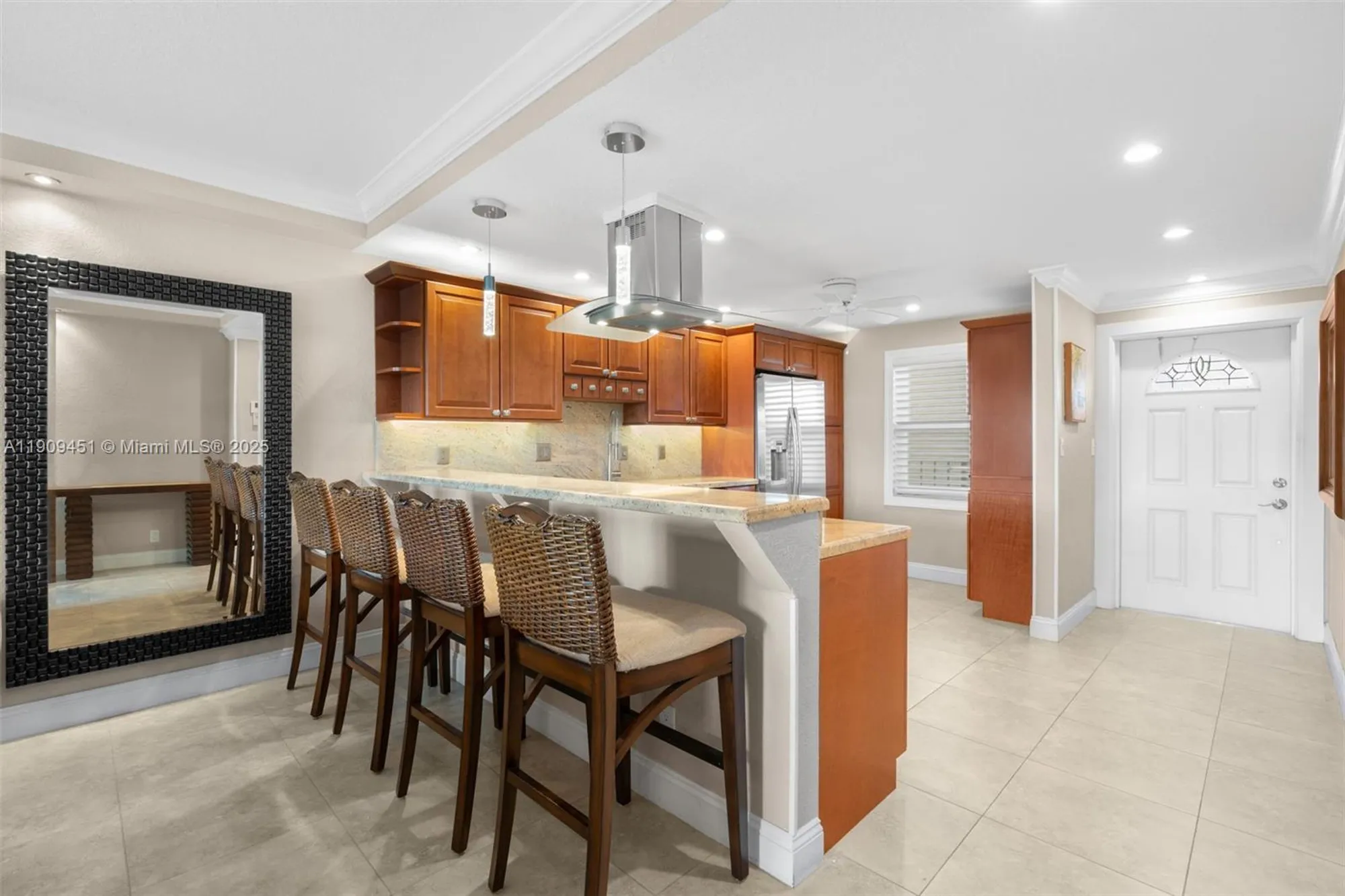 Property Slideshow image 7 of 27 | 1040 country club dr apt 408, Margate, FL, 33063