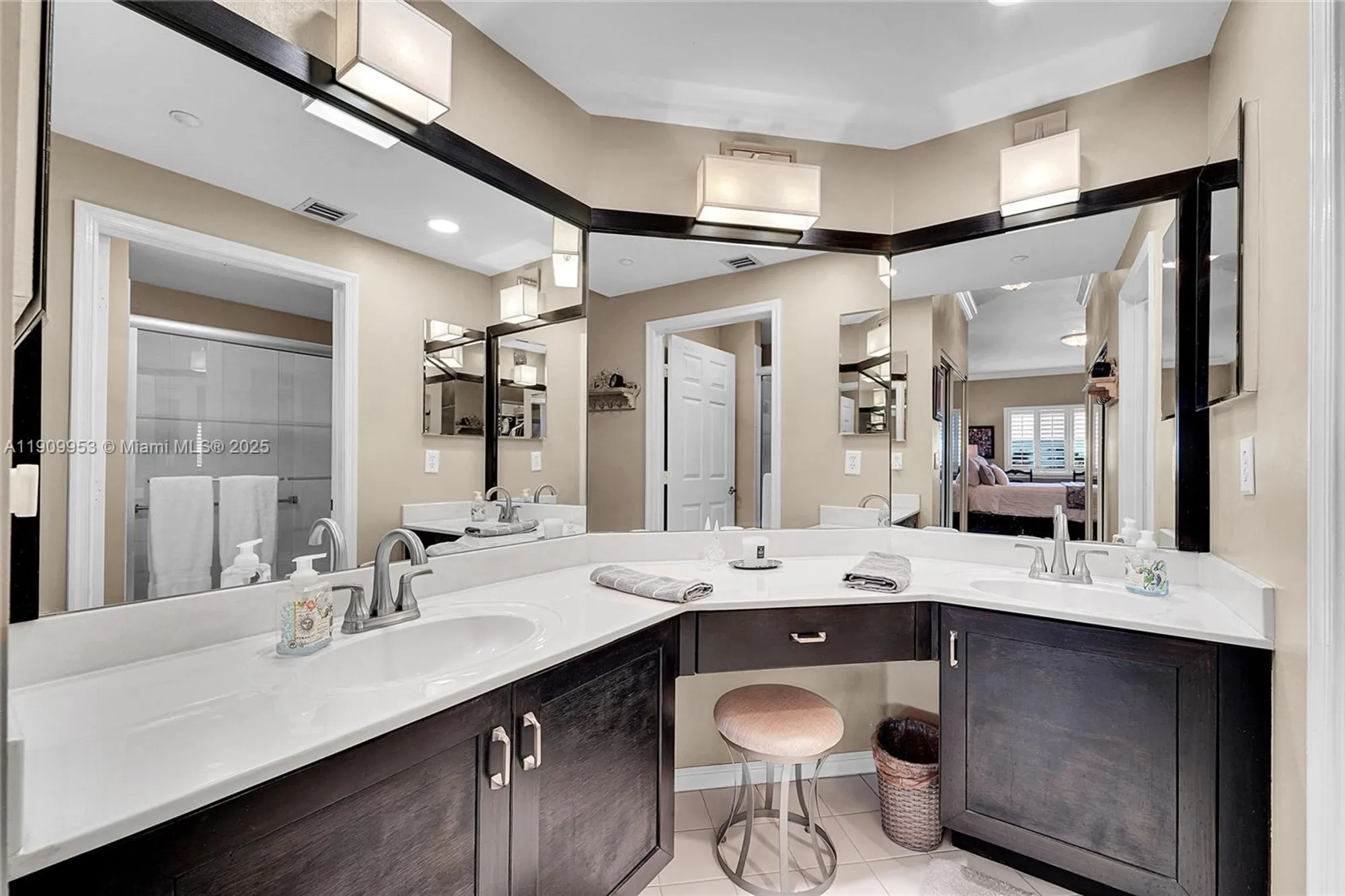 Property Slideshow image 24 of 39 | 7647 southampton ter 403, Tamarac, FL, 33321