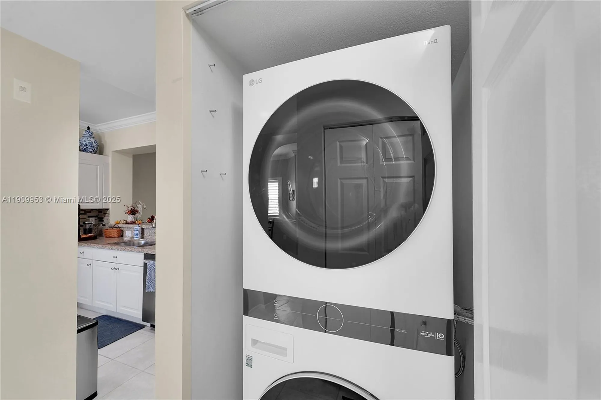 Property Slideshow image 26 of 39 | 7647 southampton ter 403, Tamarac, FL, 33321