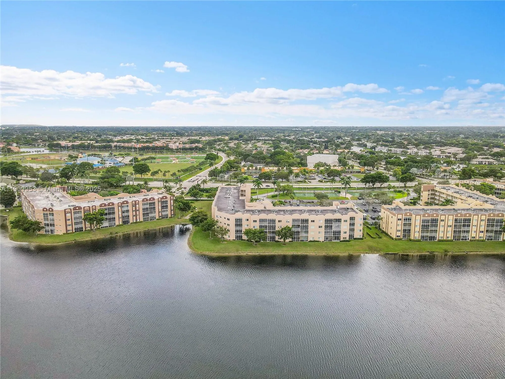 Property Slideshow image 35 of 39 | 7647 southampton ter 403, Tamarac, FL, 33321