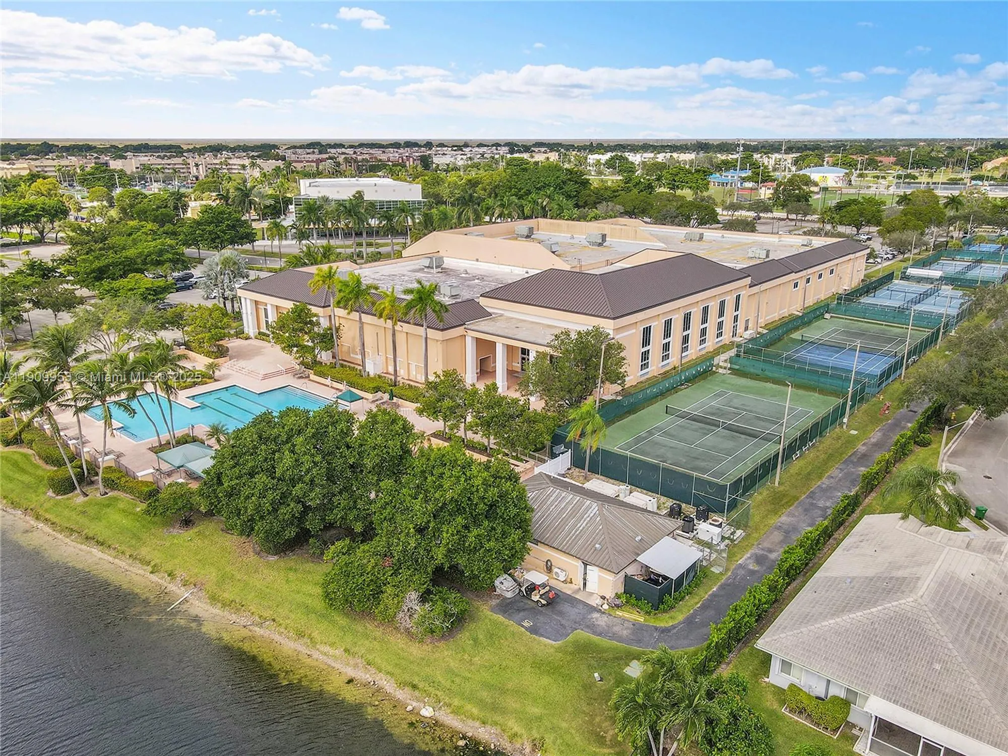 Property Slideshow image 38 of 39 | 7647 southampton ter 403, Tamarac, FL, 33321