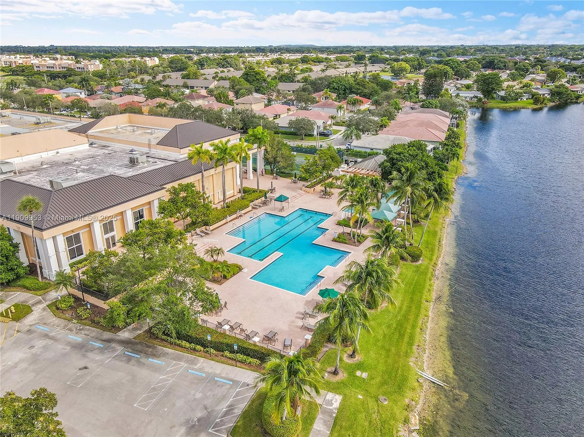 Property Slideshow image 39 of 39 | 7647 southampton ter 403, Tamarac, FL, 33321