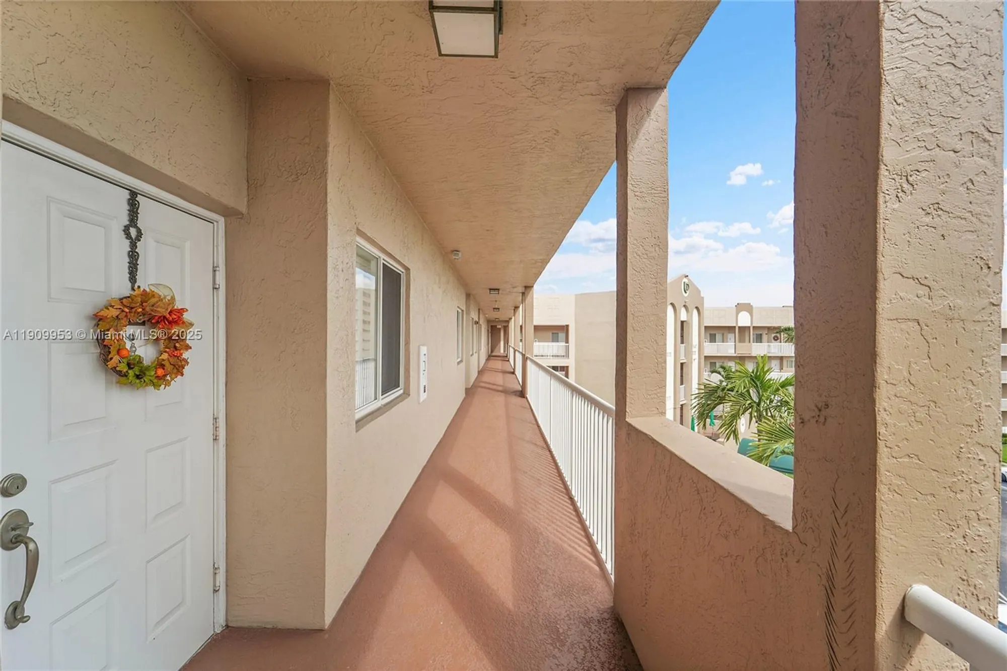 Property Slideshow image 5 of 39 | 7647 southampton ter 403, Tamarac, FL, 33321