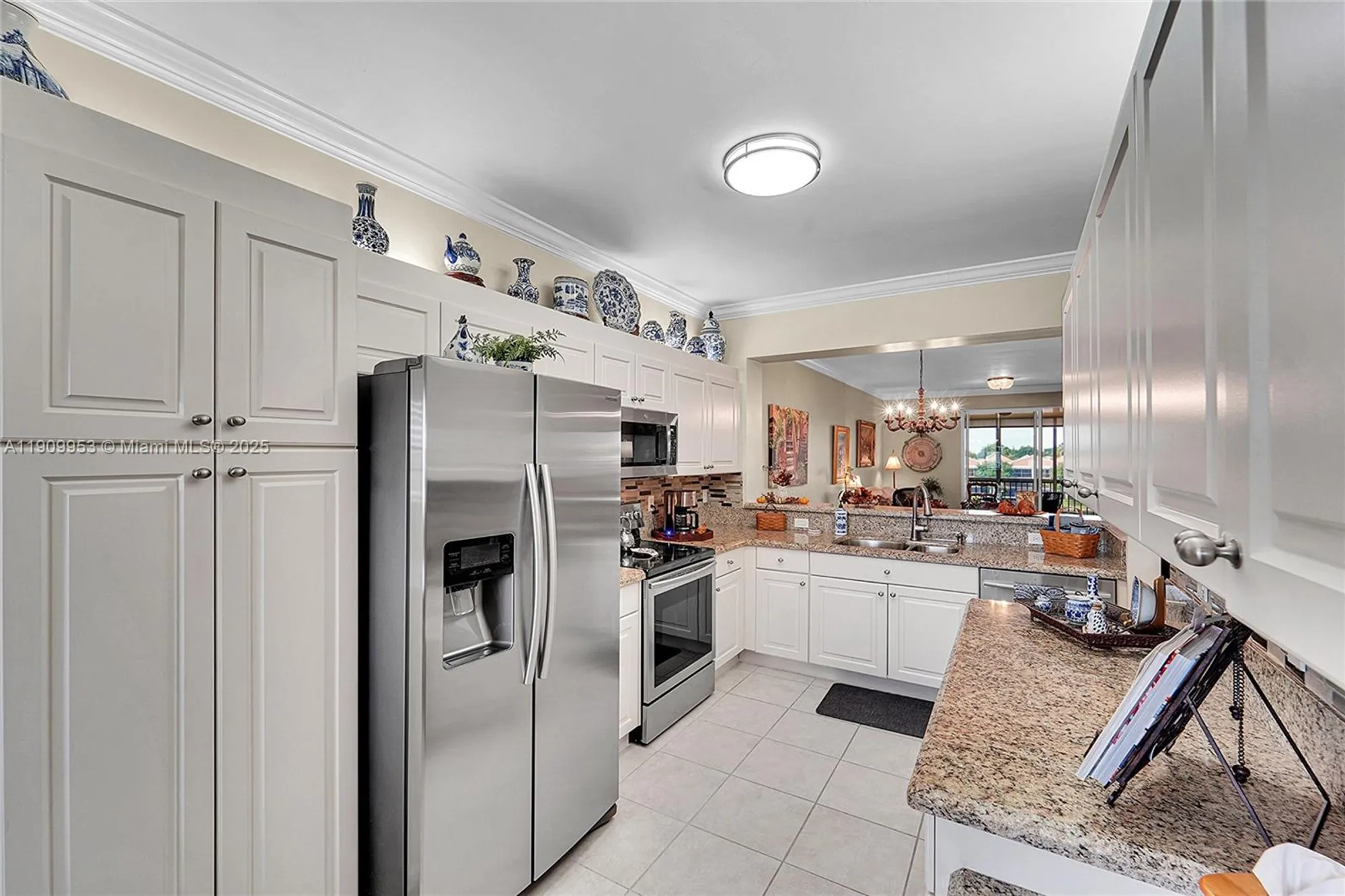 Property Slideshow image 8 of 39 | 7647 southampton ter 403, Tamarac, FL, 33321