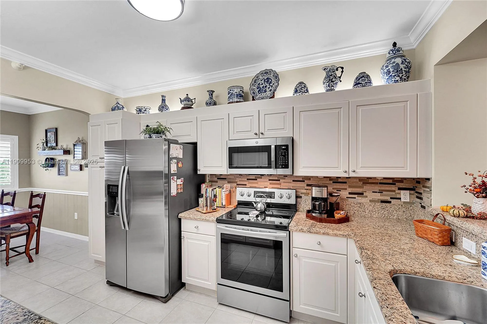 Property Slideshow image 9 of 39 | 7647 southampton ter 403, Tamarac, FL, 33321