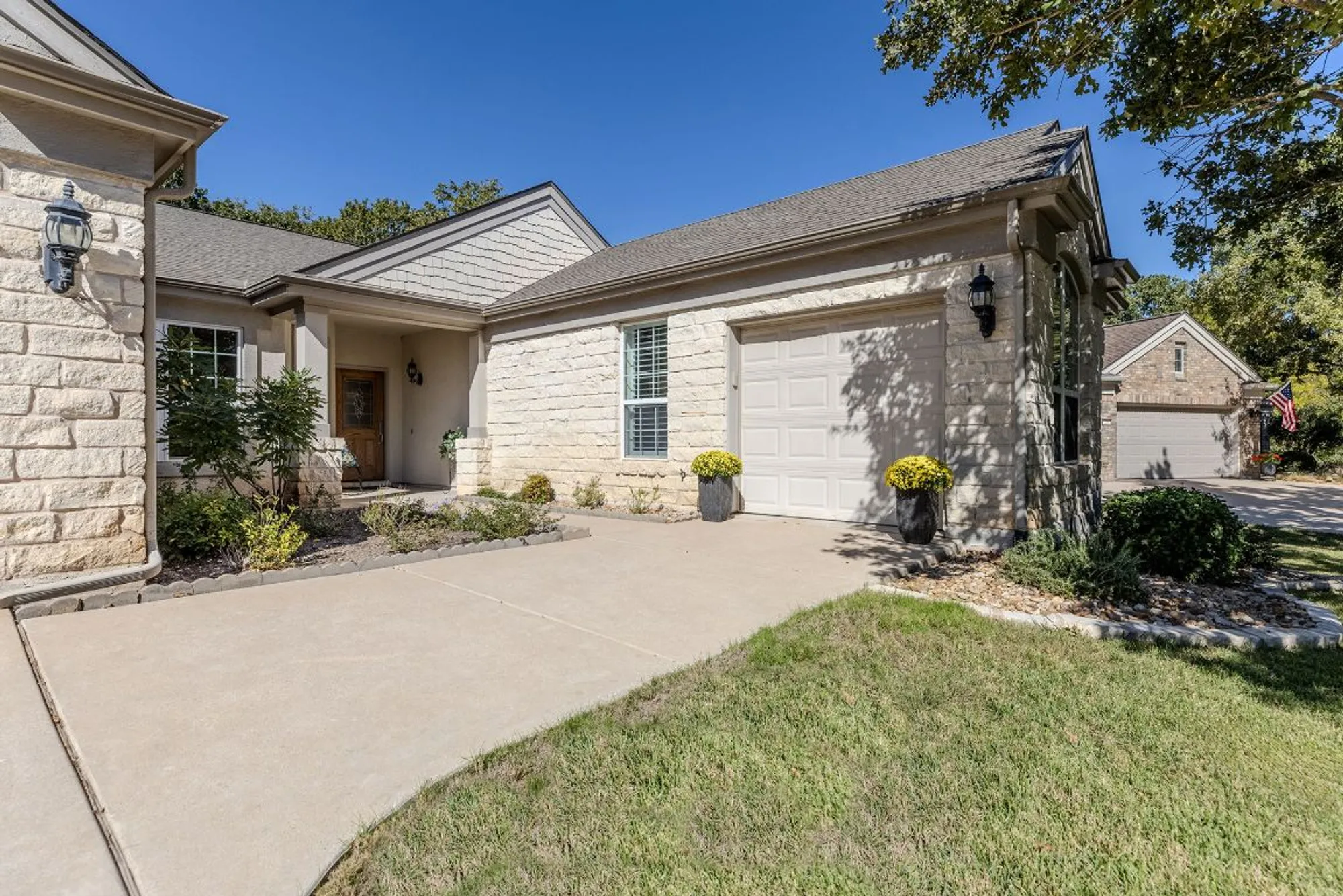 Property Slideshow image 4 of 34 | 207 cider orchard cv, Georgetown, TX, 78633