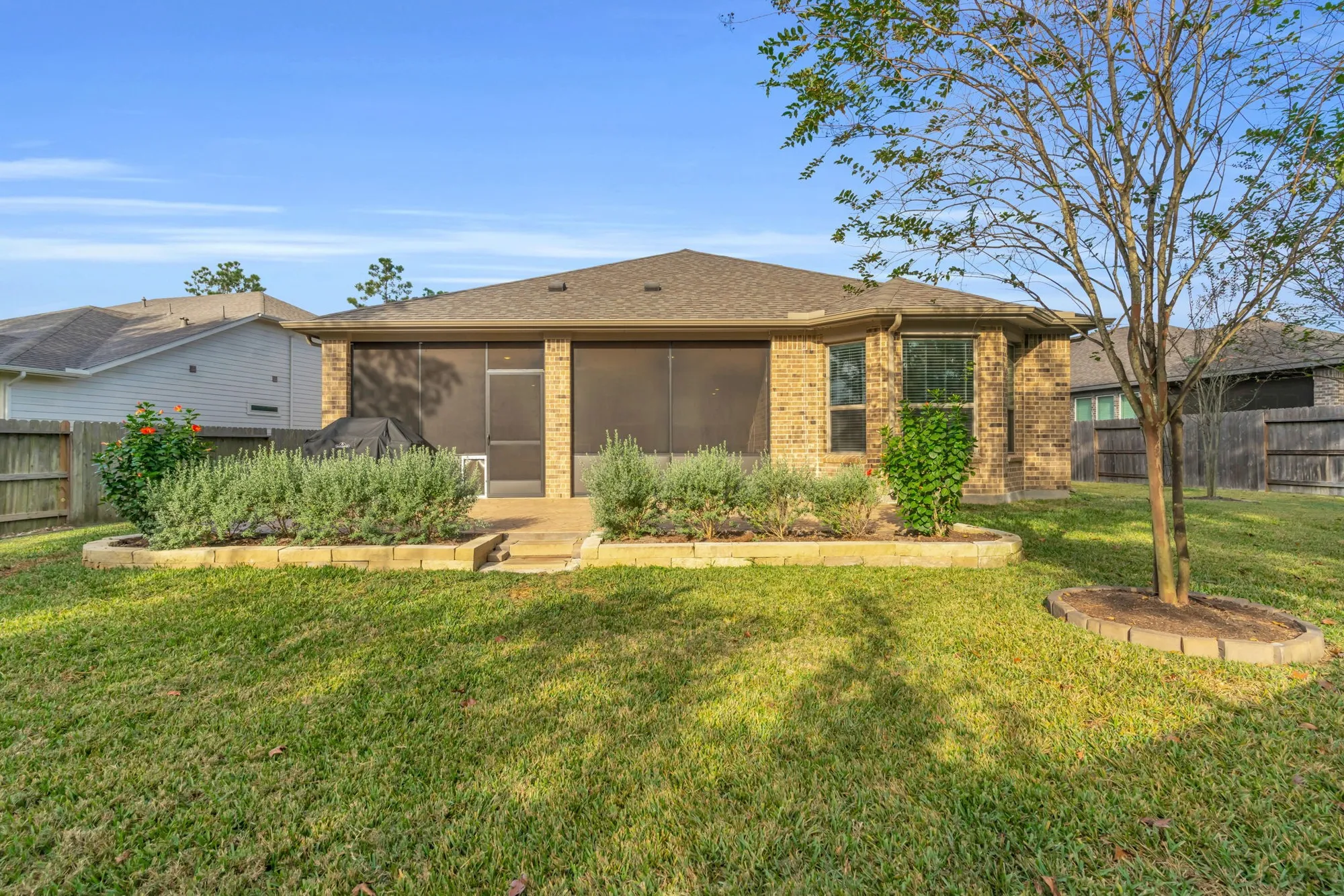 Property Slideshow image 35 of 50 | 214 n wild petunia trl, Montgomery, TX, 77316