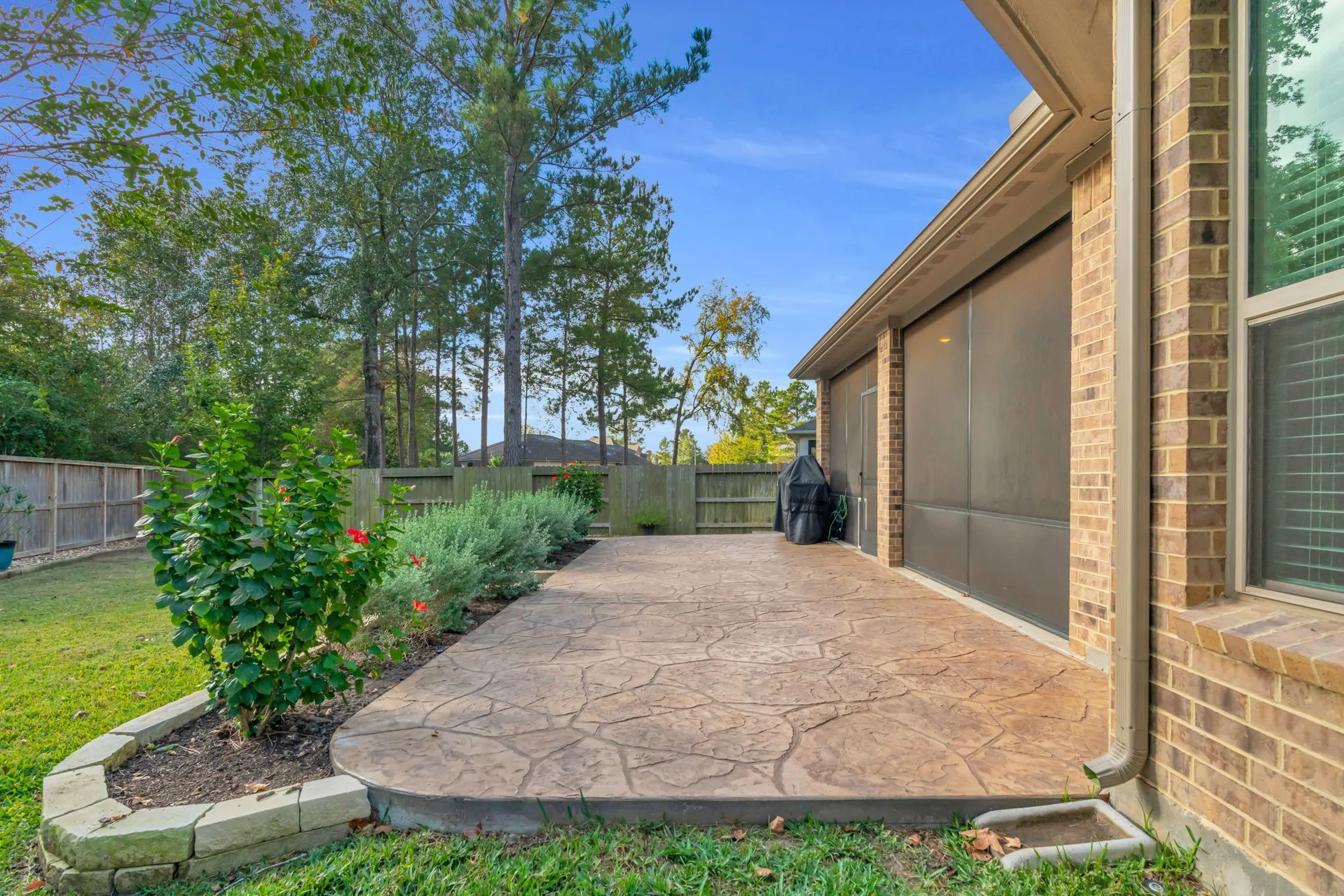 Property Slideshow image 36 of 50 | 214 n wild petunia trl, Montgomery, TX, 77316