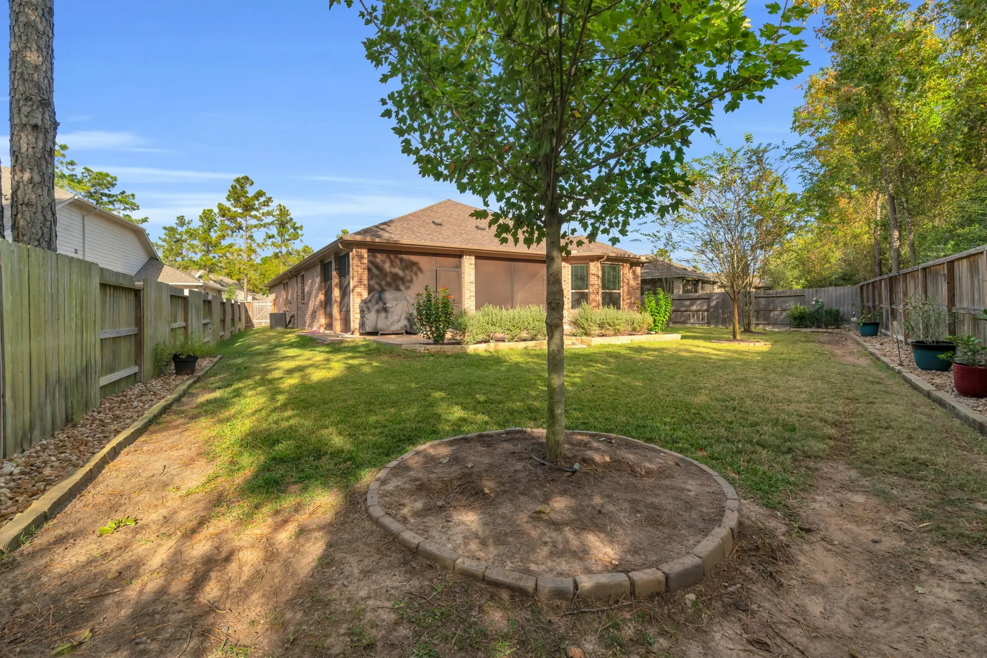 Property Slideshow image 37 of 50 | 214 n wild petunia trl, Montgomery, TX, 77316