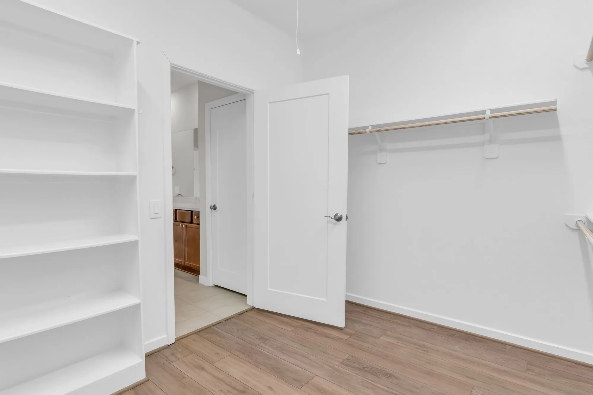 Property Slideshow image 32 of 50 | 214 n wild petunia trl, Montgomery, TX, 77316