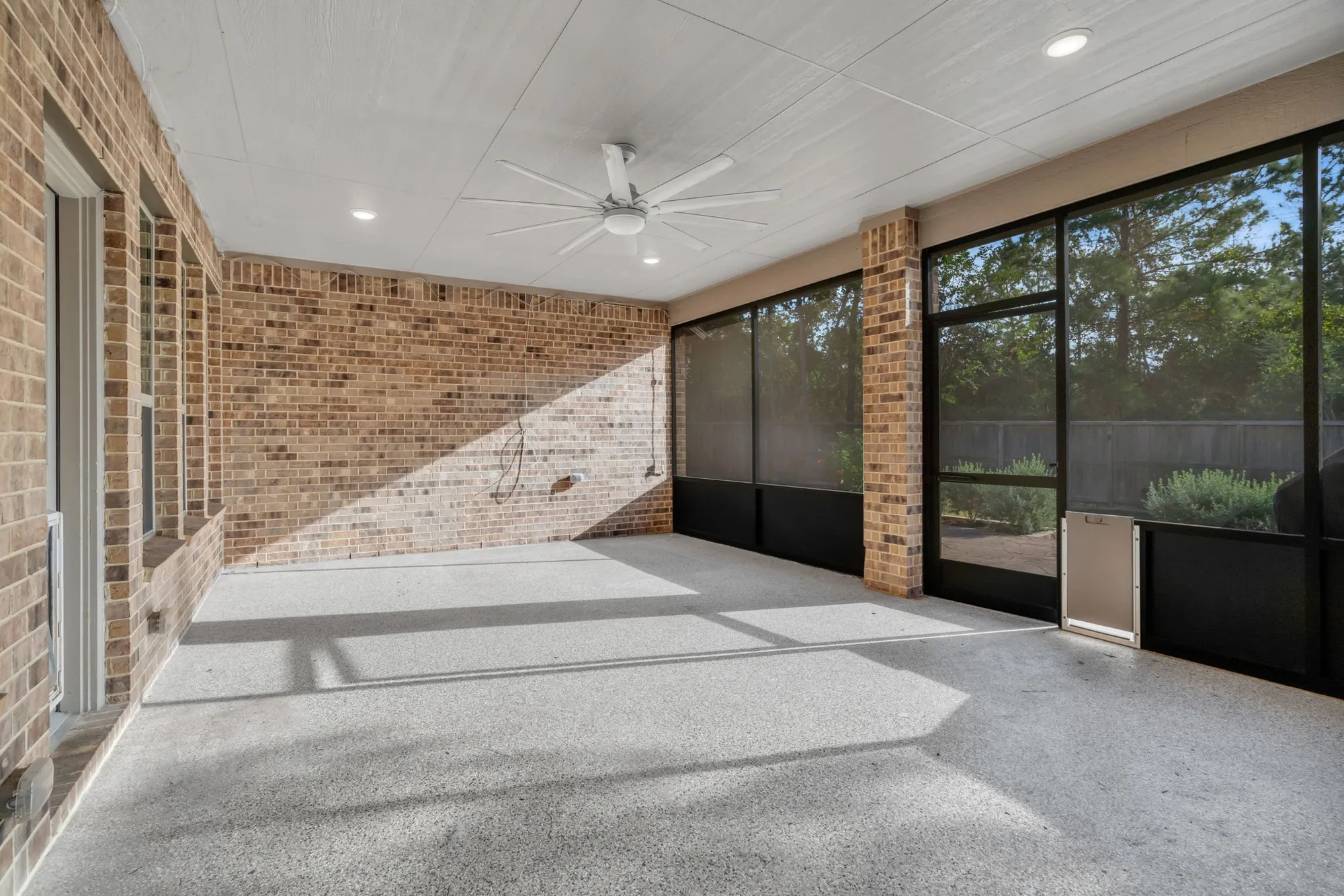 Property Slideshow image 33 of 50 | 214 n wild petunia trl, Montgomery, TX, 77316