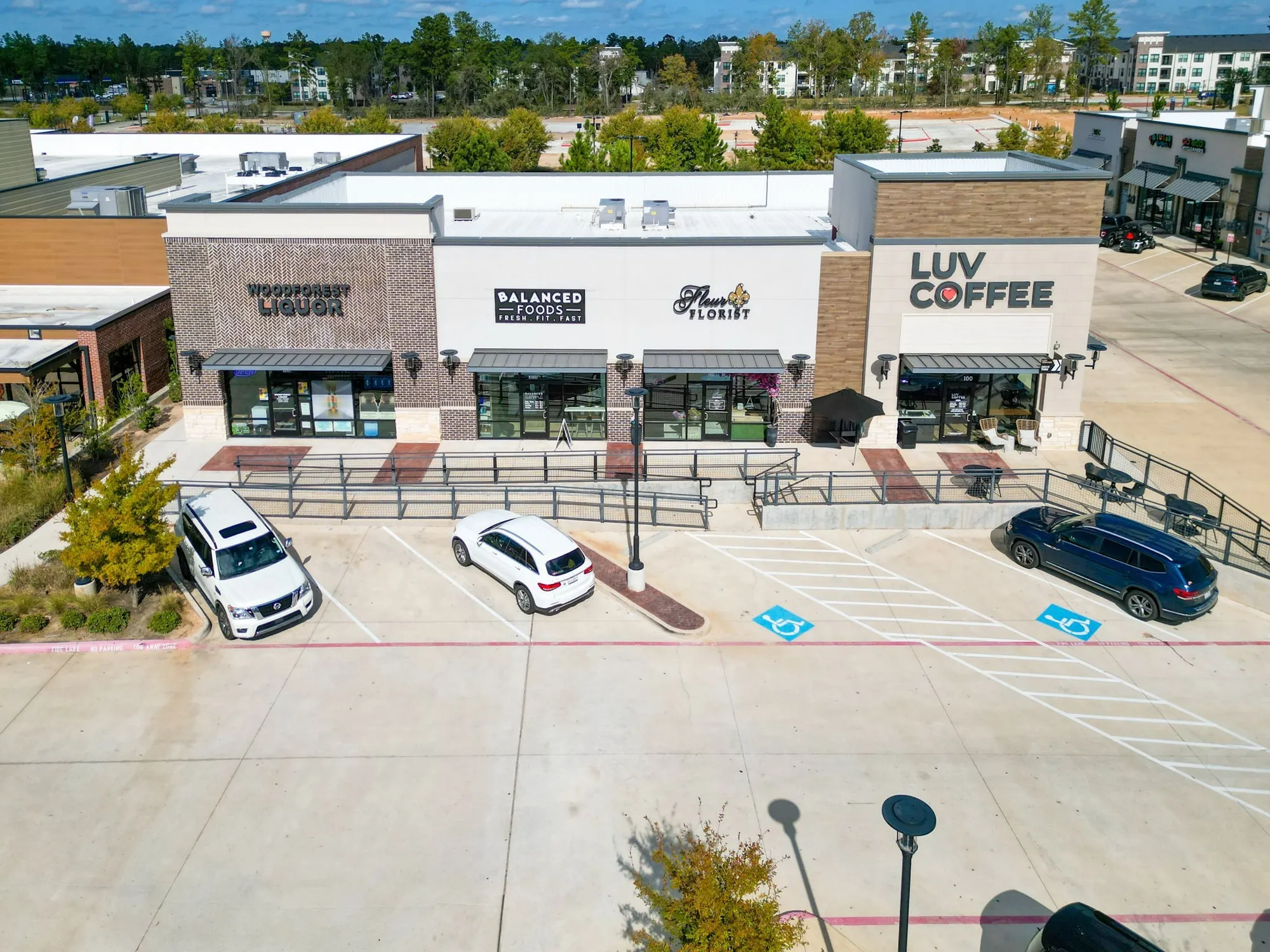 Property Slideshow image 48 of 50 | 214 n wild petunia trl, Montgomery, TX, 77316