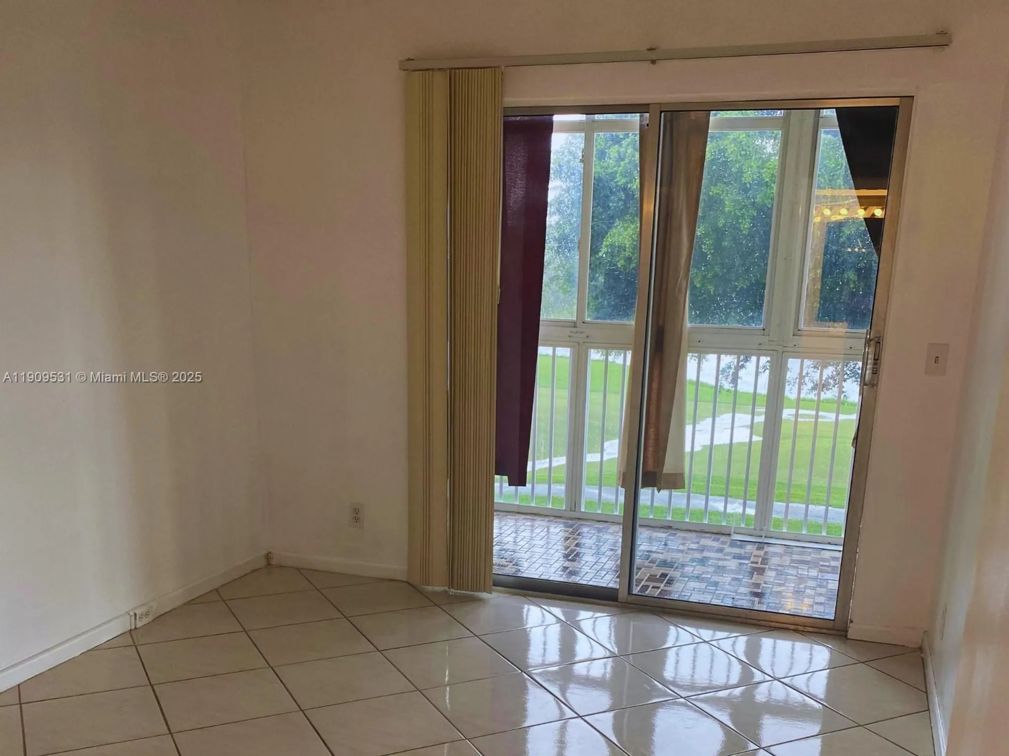 Property Slideshow image 13 of 38 | 13550 sw 6th ct apt a308, Pembroke Pines, FL, 33027