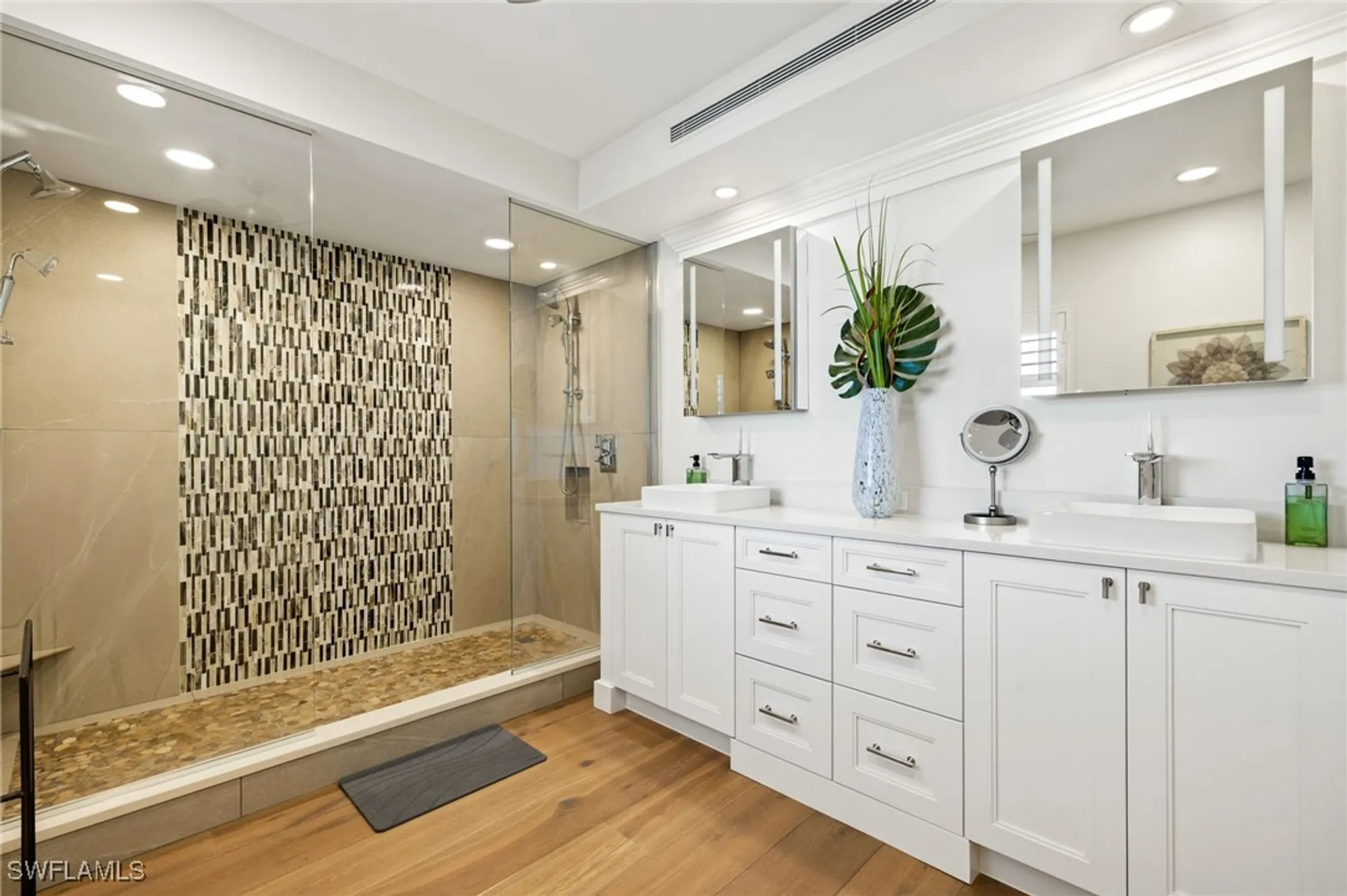 Property Slideshow image 19 of 48 | 2901 gulf shore blvd n # 803s, Naples, FL, 34103