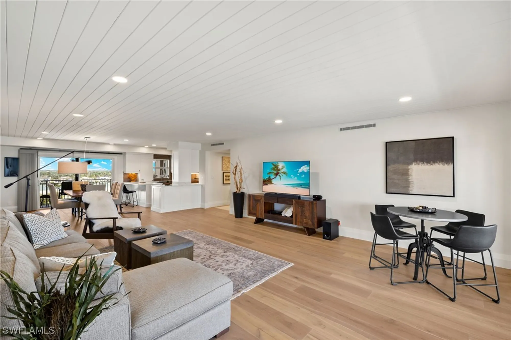 Property Slideshow image 6 of 48 | 2901 gulf shore blvd n # 803s, Naples, FL, 34103