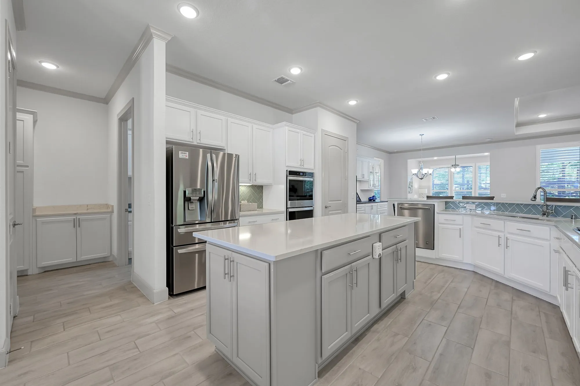 Property Slideshow image 15 of 49 | 233 appaloosa ct, The Woodlands, TX, 77382