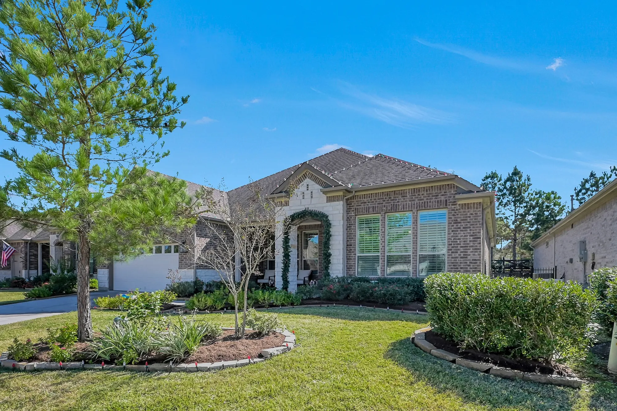 Property Slideshow image 1 of 49 | 233 appaloosa ct, The Woodlands, TX, 77382