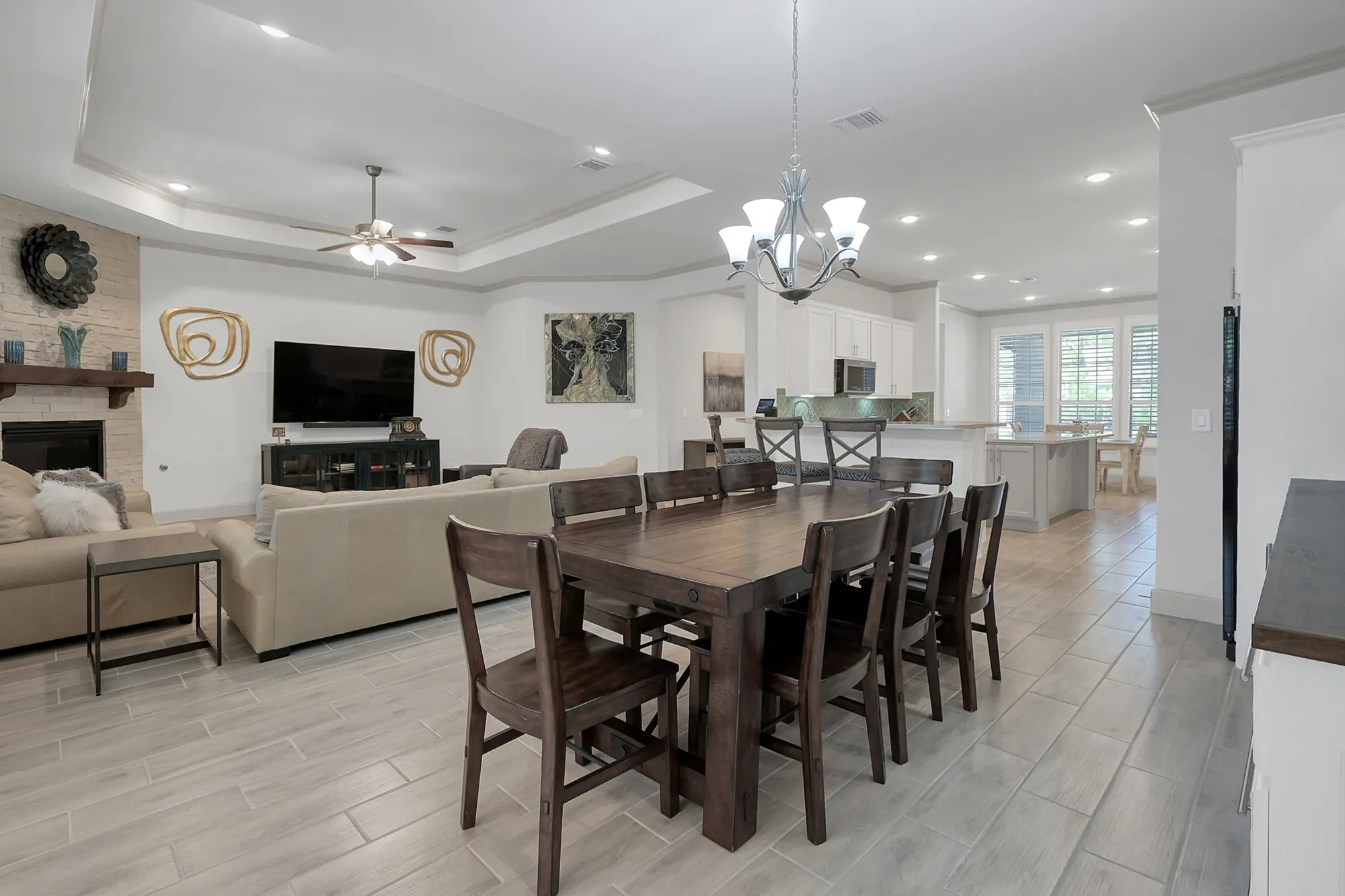 Property Slideshow image 10 of 49 | 233 appaloosa ct, The Woodlands, TX, 77382