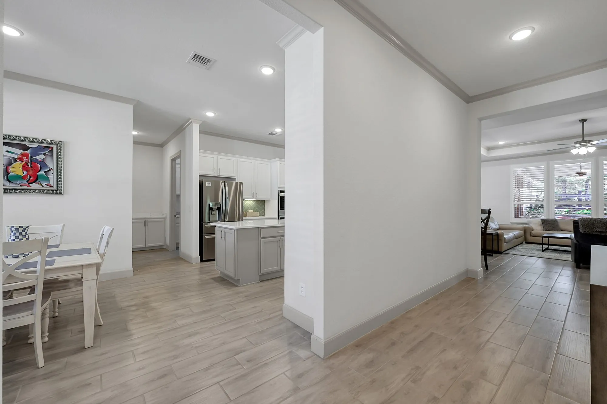 Property Slideshow image 6 of 49 | 233 appaloosa ct, The Woodlands, TX, 77382