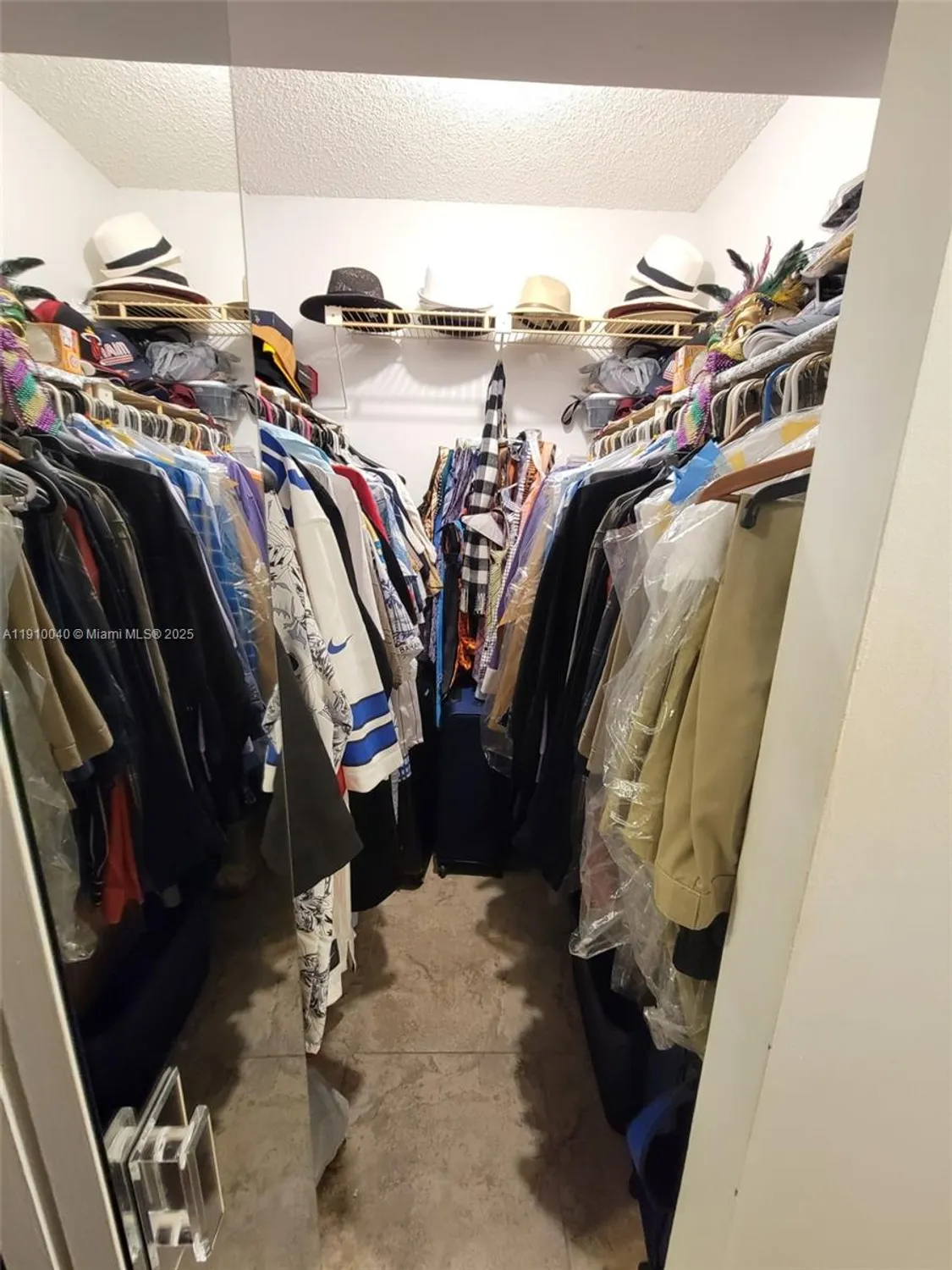 Property Slideshow image 5 of 7 | 1400 saint charles pl 215, Pembroke Pines, FL, 33026