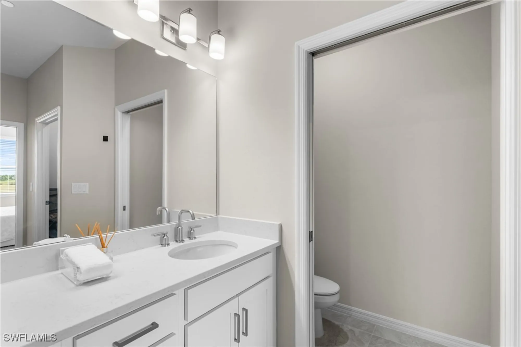 Property Slideshow image 18 of 42 | 11841 venetian lagoon dr unit 203, Fort Myers, FL, 33913