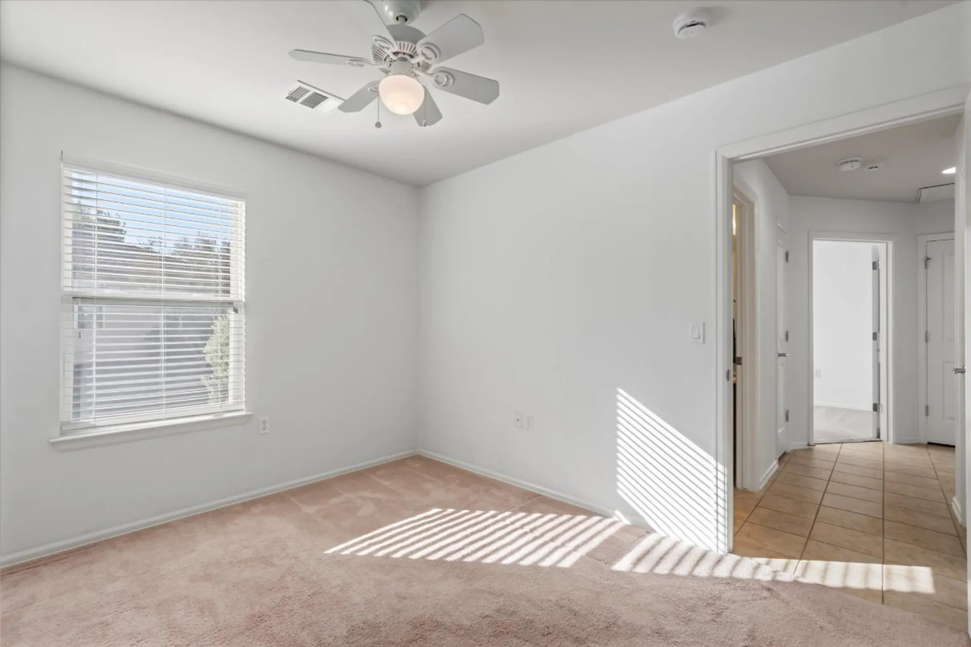 Property Slideshow image 18 of 40 | 325 barrington farm ct, Georgetown, TX, 78633