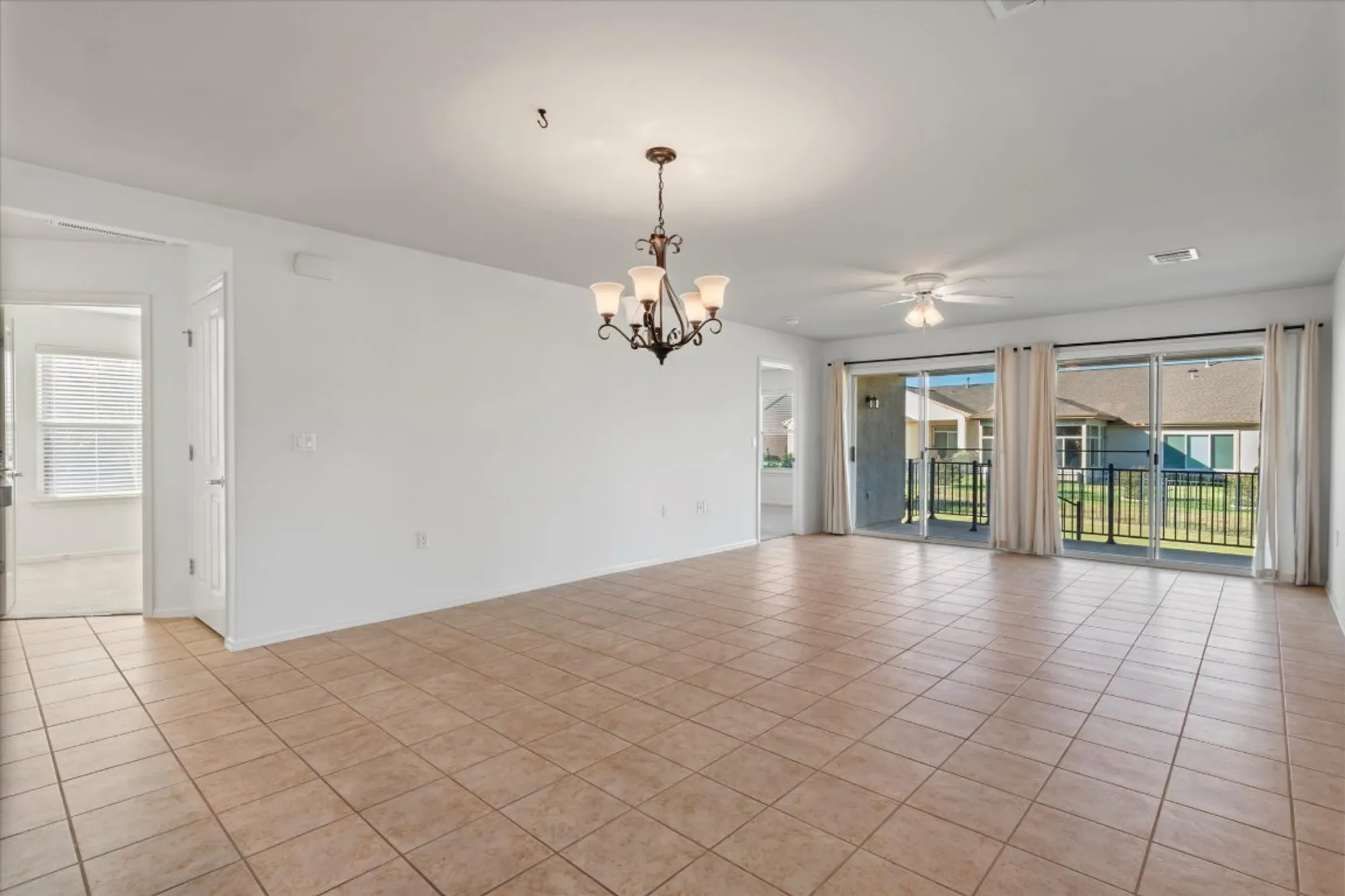 Property Slideshow image 10 of 40 | 325 barrington farm ct, Georgetown, TX, 78633