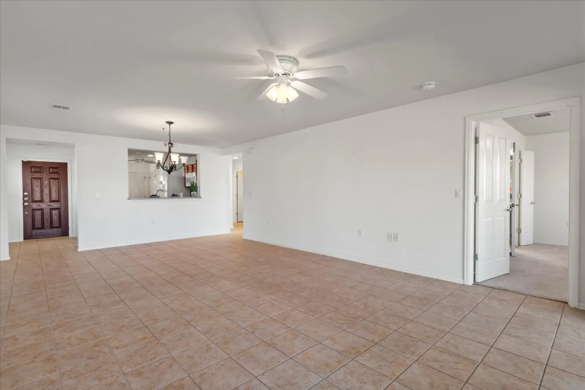 Property Slideshow image 13 of 40 | 325 barrington farm ct, Georgetown, TX, 78633