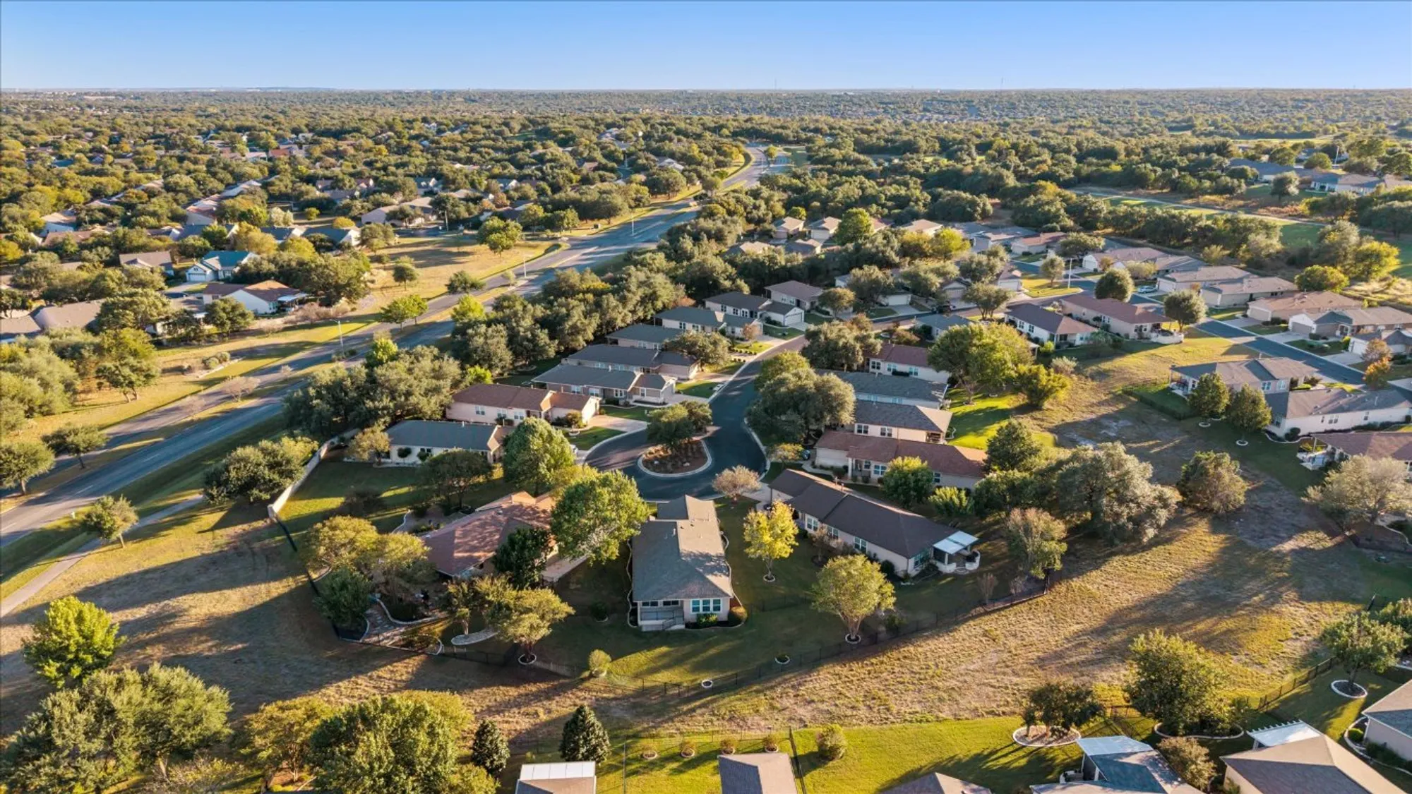 Property Slideshow image 33 of 40 | 325 barrington farm ct, Georgetown, TX, 78633