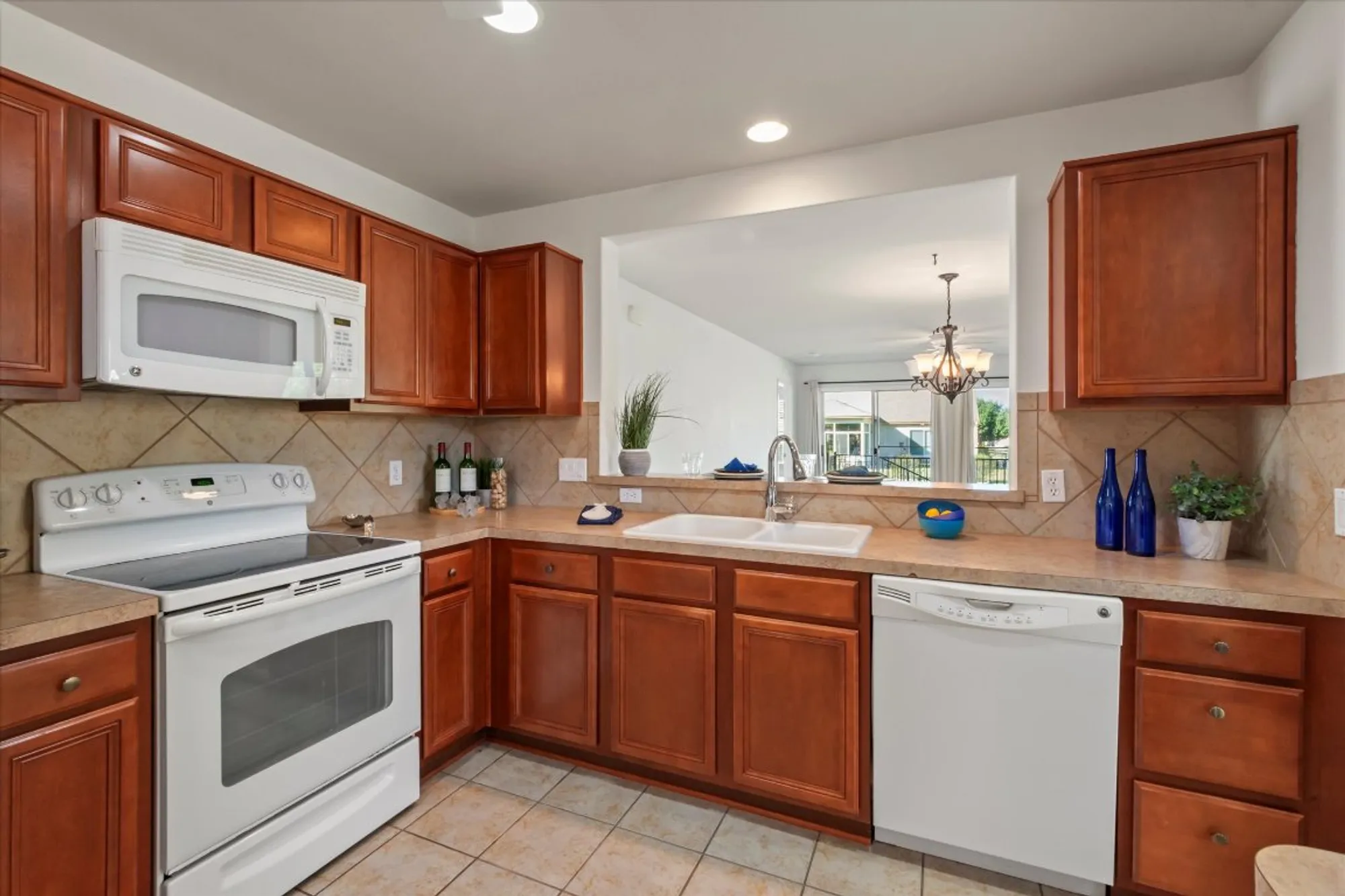 Property Slideshow image 6 of 40 | 325 barrington farm ct, Georgetown, TX, 78633