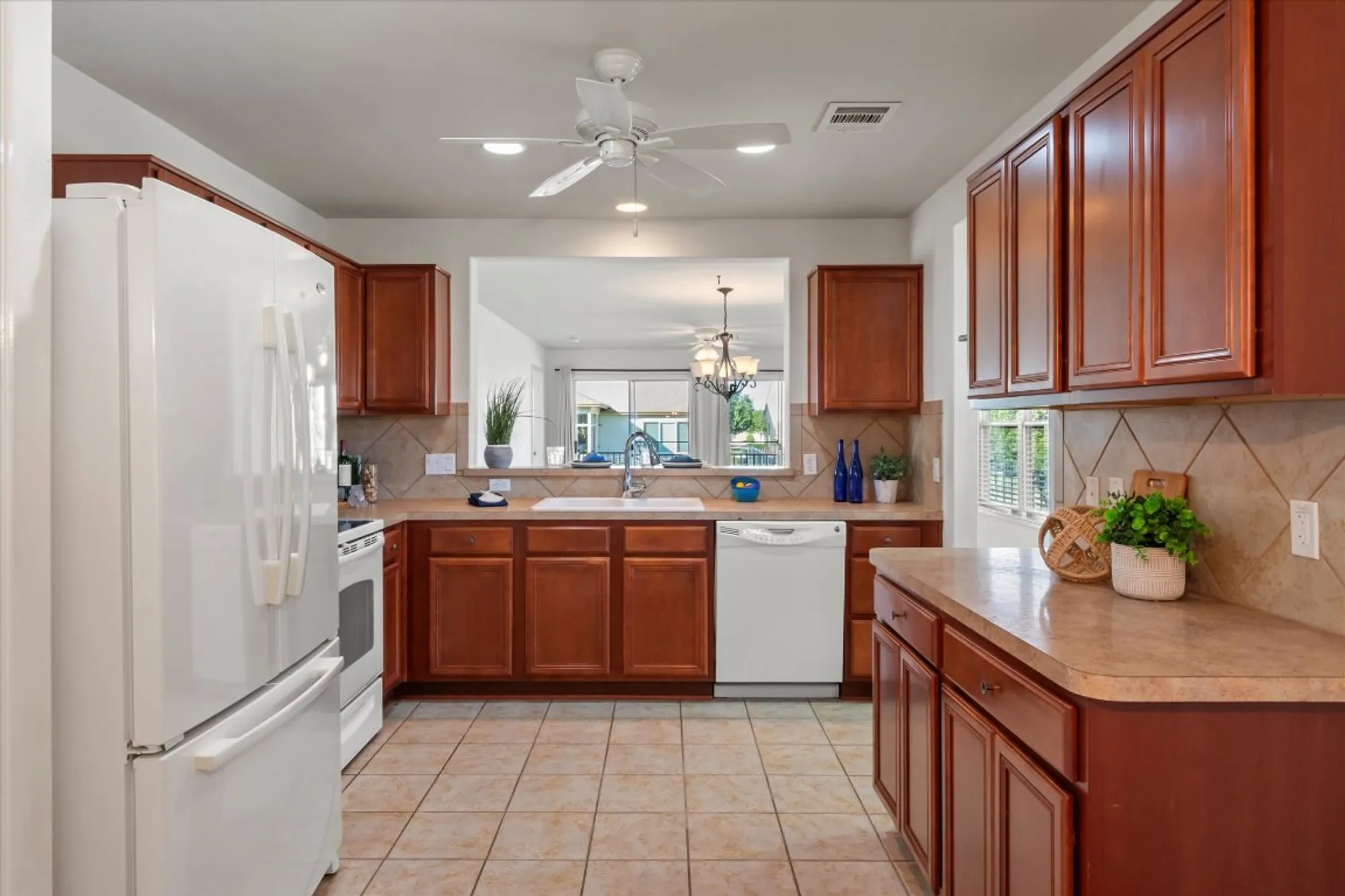 Property Slideshow image 8 of 40 | 325 barrington farm ct, Georgetown, TX, 78633