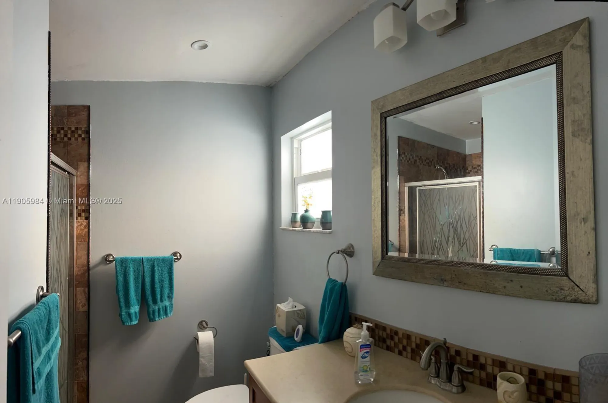 Property Slideshow image 11 of 15 | 1907 sw 22nd way, Boynton Beach, FL, 33426