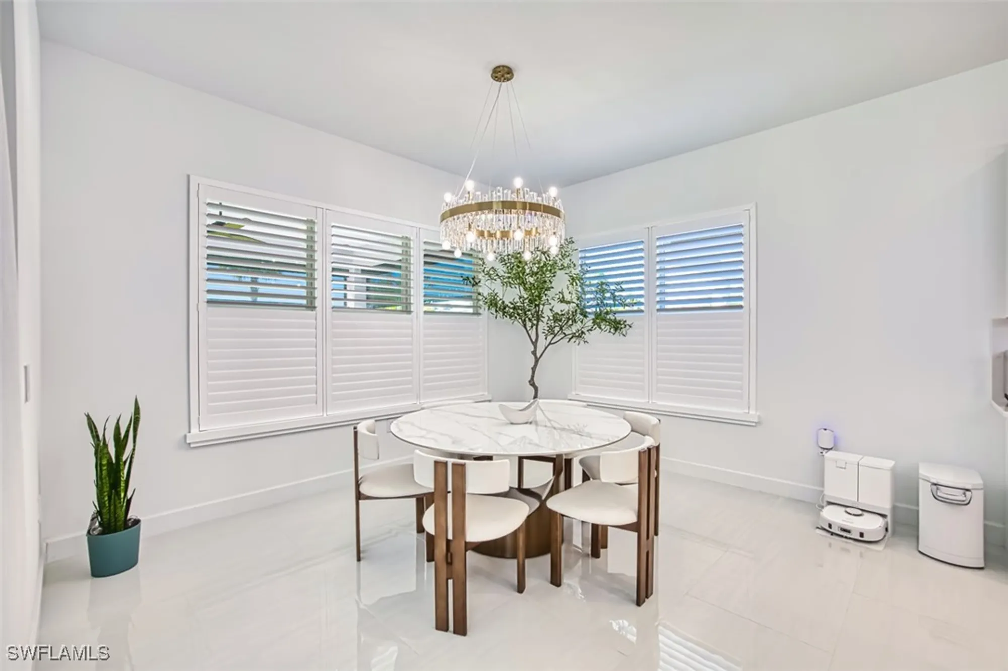 Property Slideshow image 16 of 48 | 12169 eucalyptus way, Naples, FL, 34120