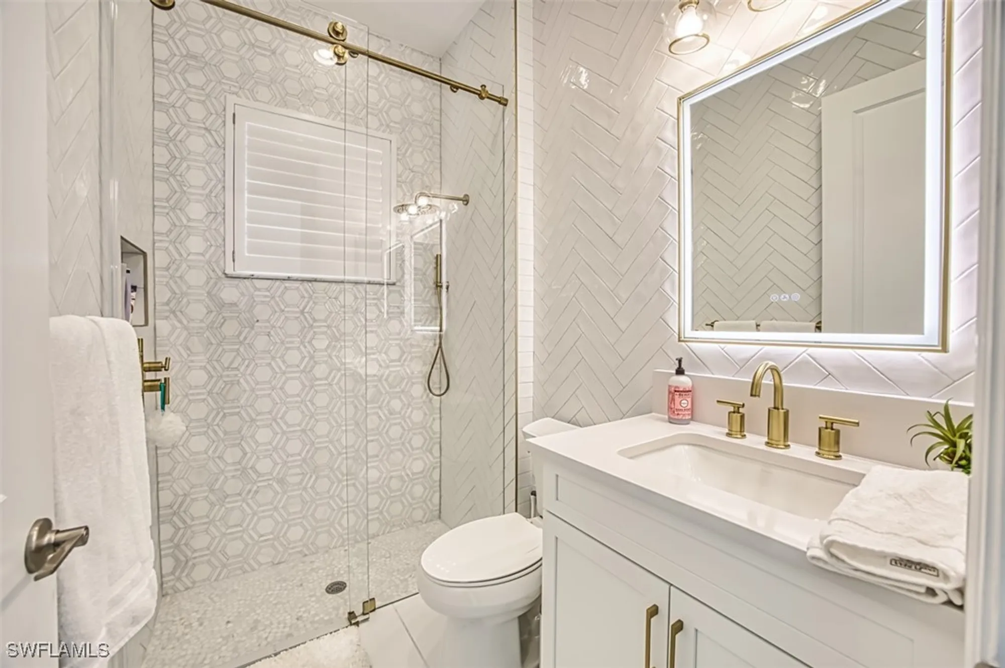 Property Slideshow image 35 of 48 | 12169 eucalyptus way, Naples, FL, 34120